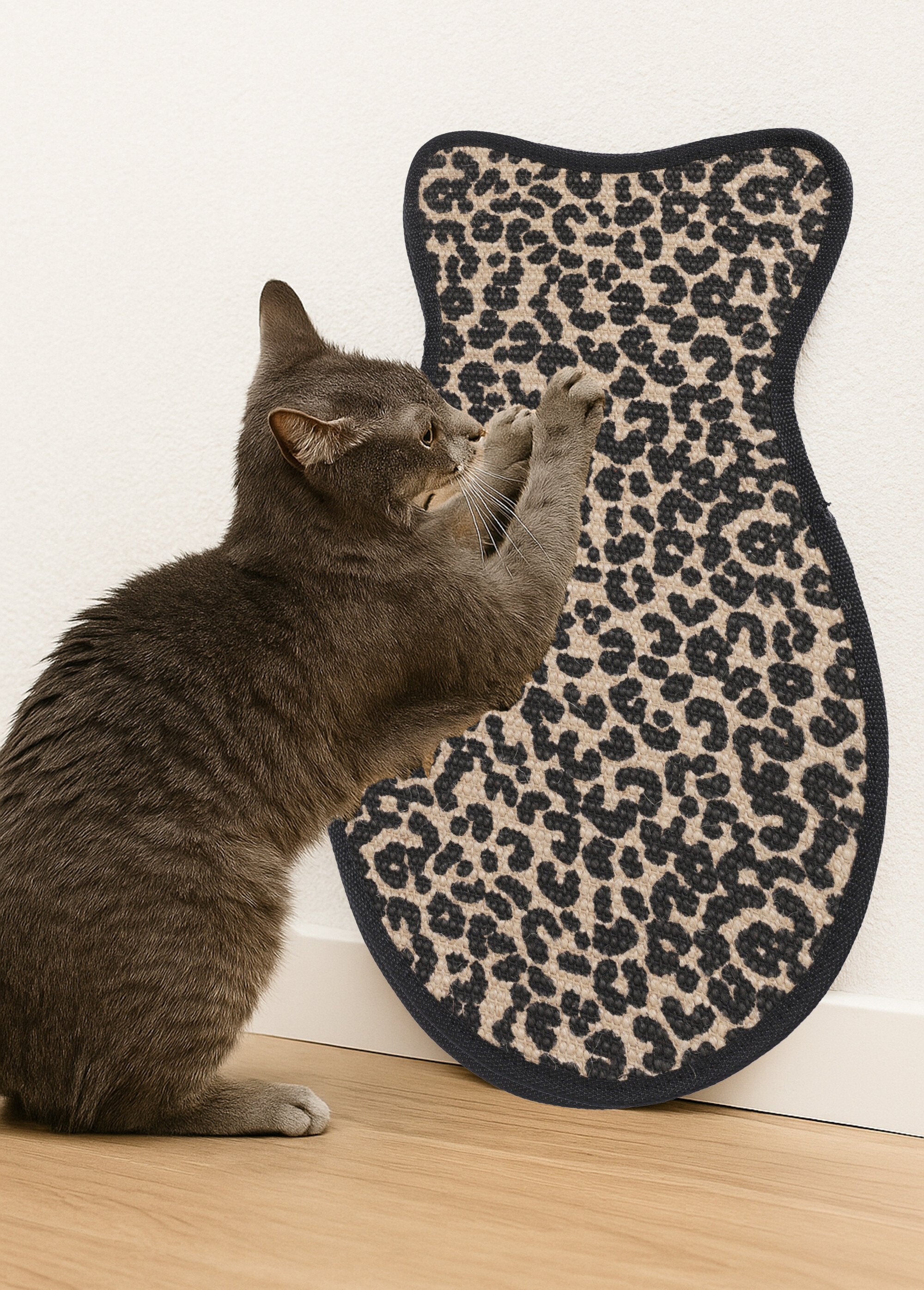 Cat_scratching_post_with_fancy_decoration_Leopard_SF1_slim