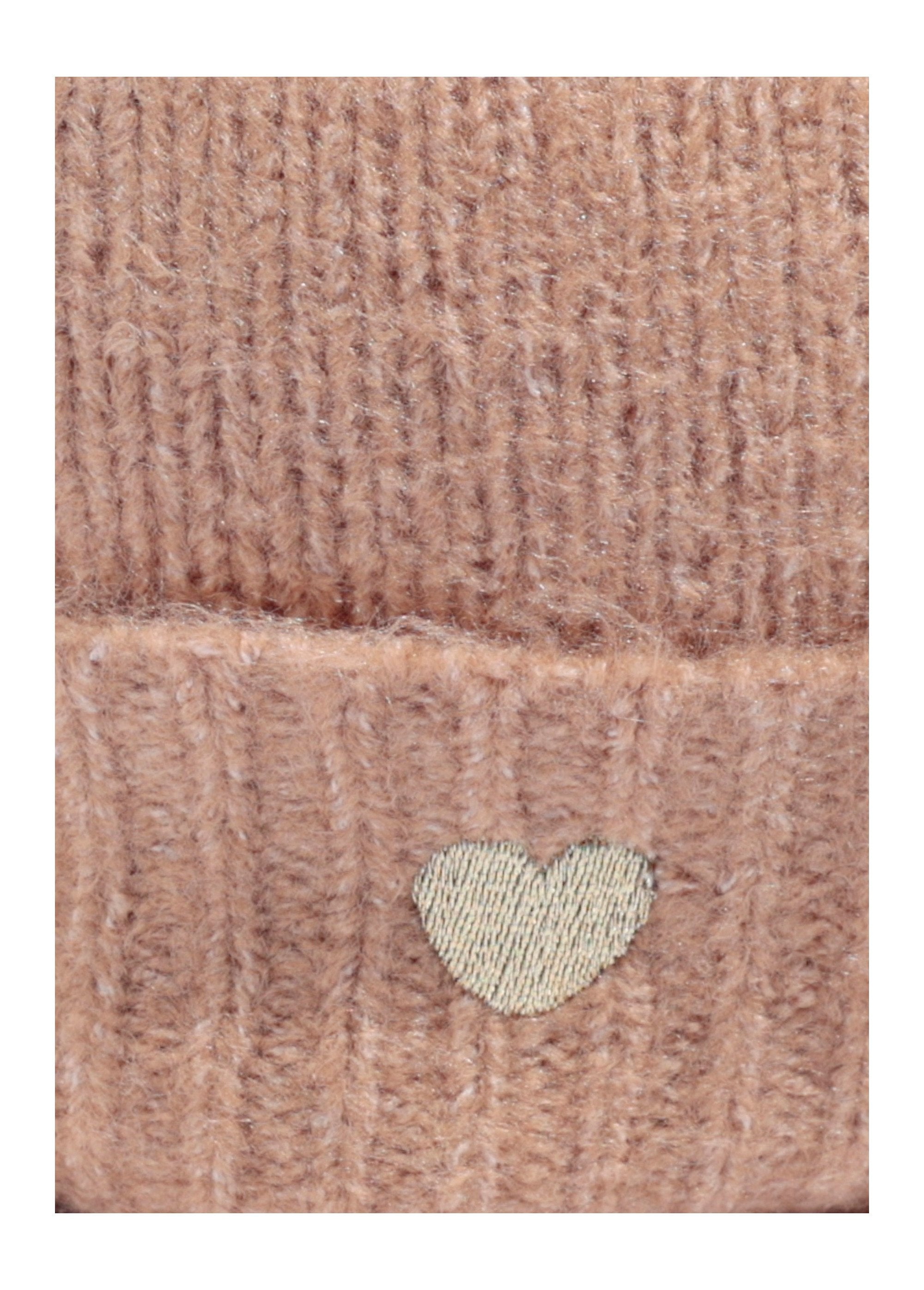 Warm_wool_hat_with_heart_embroidery_camel_DE1_slim