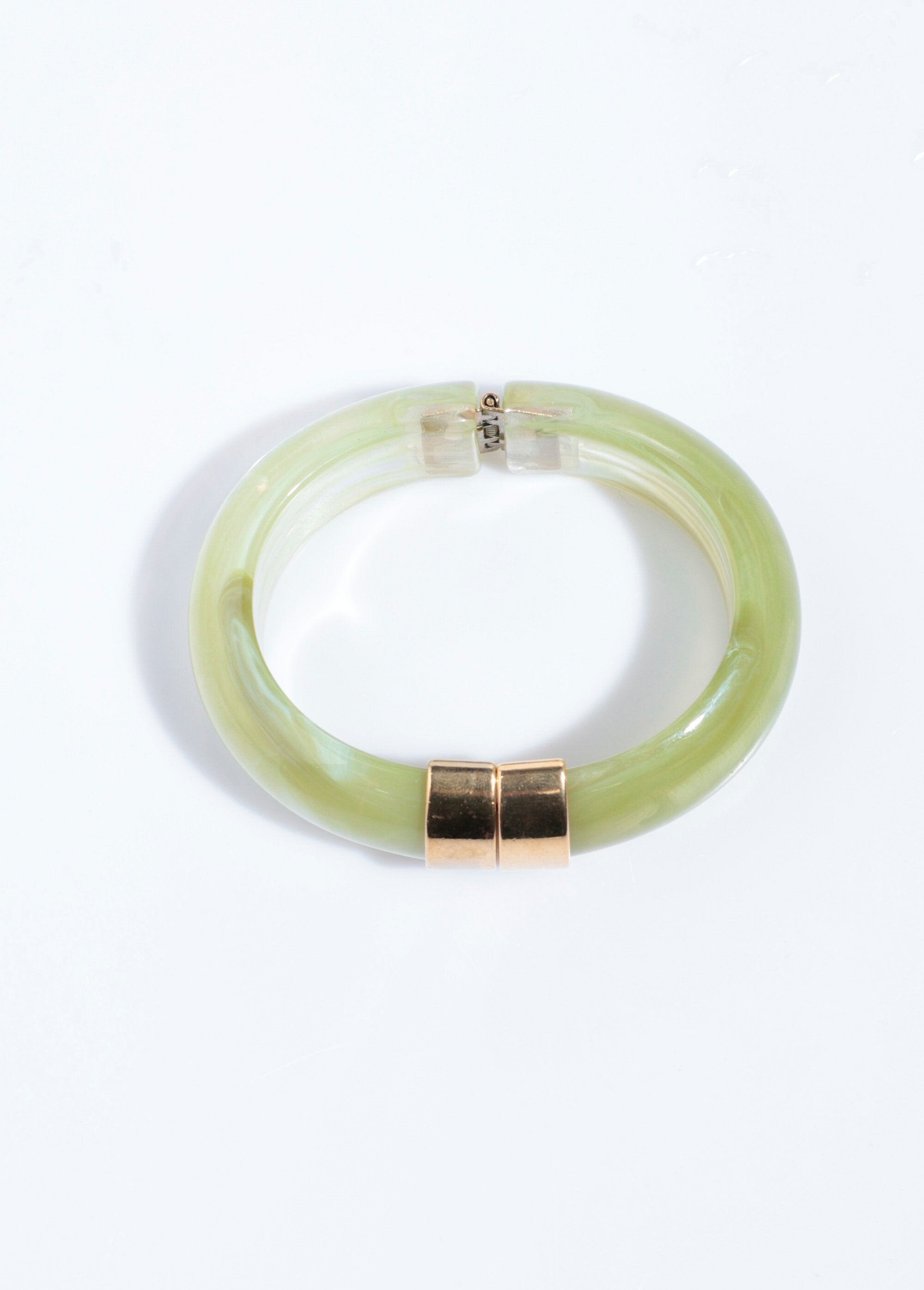 Semi-rigid_marbled_and_stainless_steel_bracelet_Green_DE1_slim