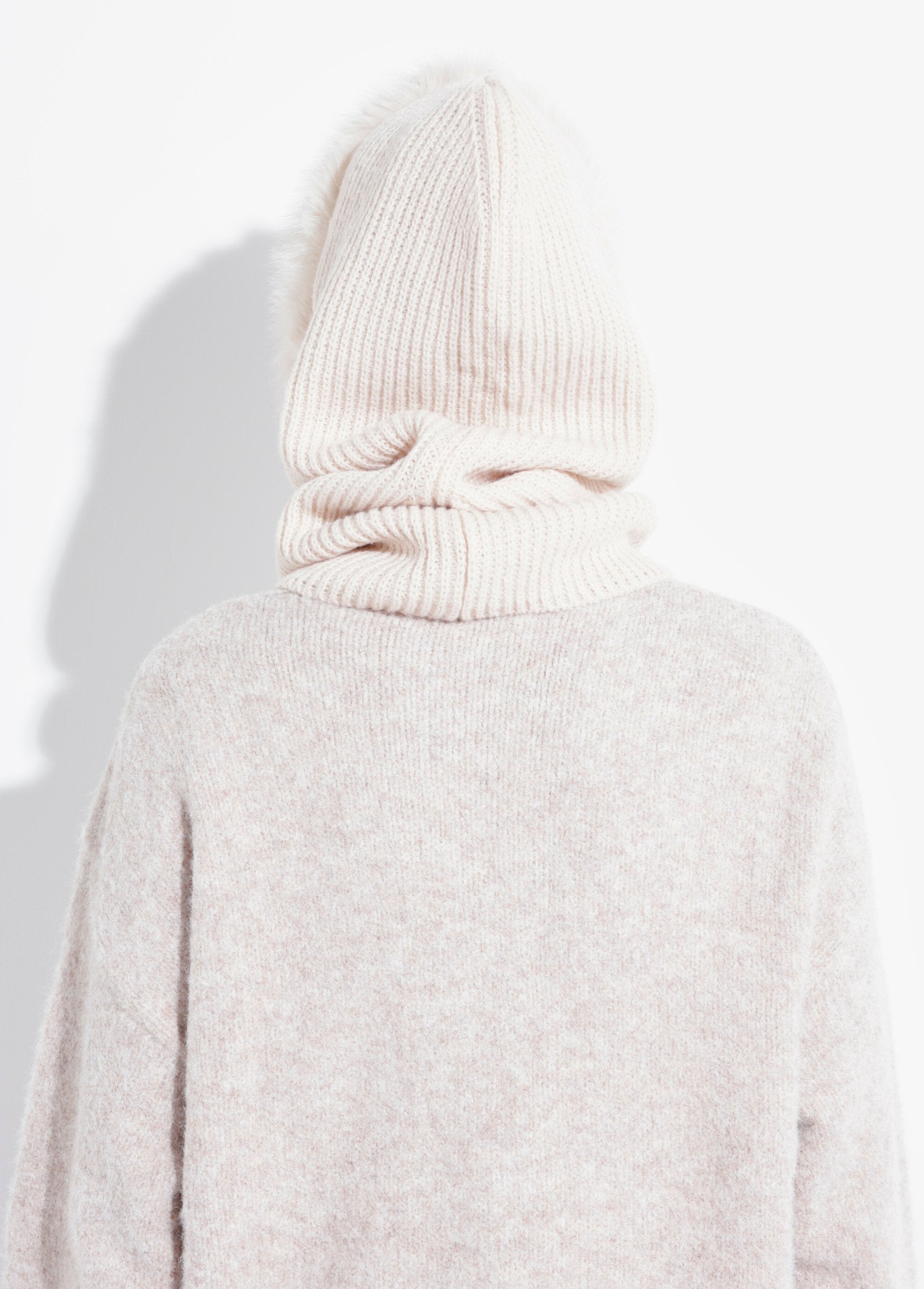 Mesh_balaclava_with_fur_trim_Ecru_DO1_slim