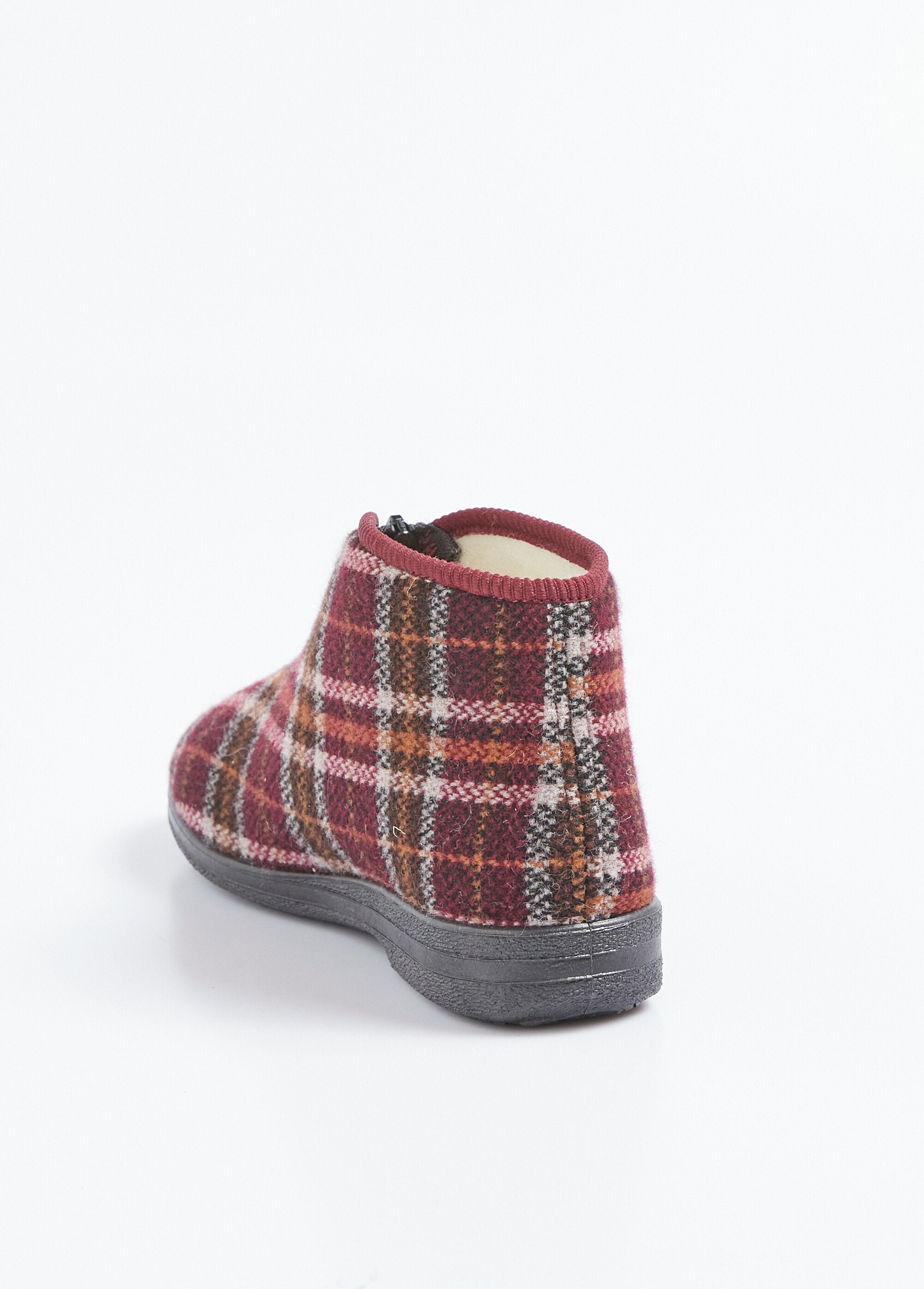 High-top_zipped_slippers_with_Scottish_comfort_width_Bordeaux_DO1_slim