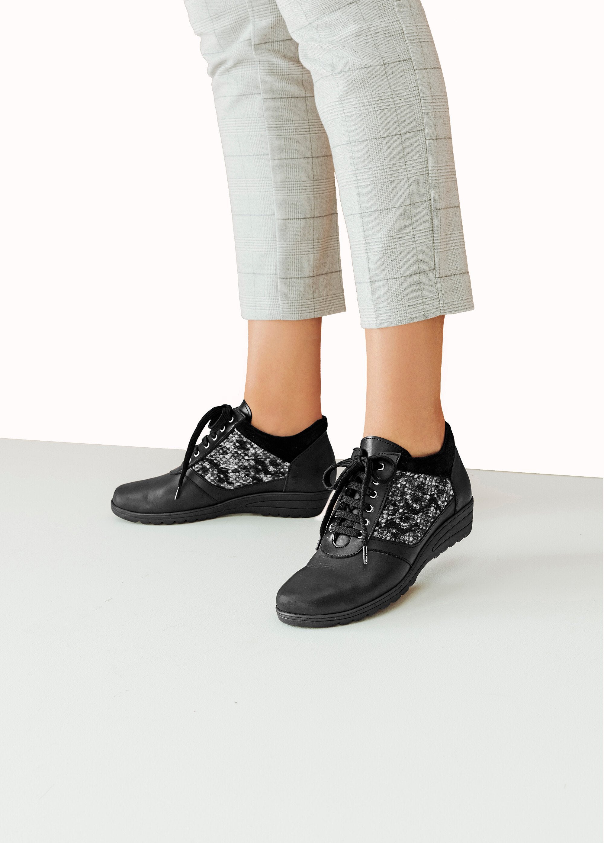 Fancy_reptile-style_leather_derbies_Black_SF1_slim