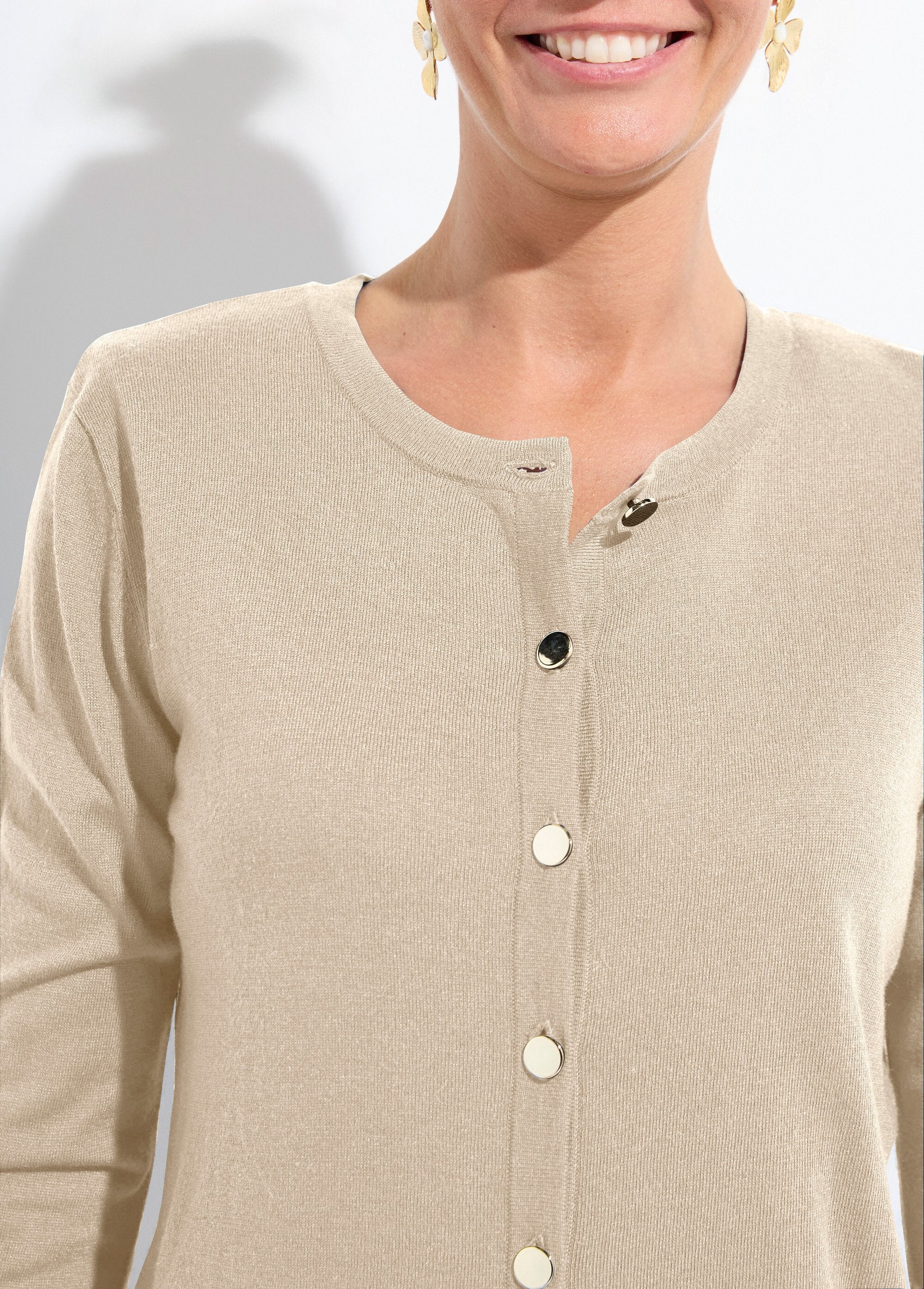 Fine_round_neck_buttoned_cardigan_in_plain_jersey_with_merino_wool_String_DE1_slim