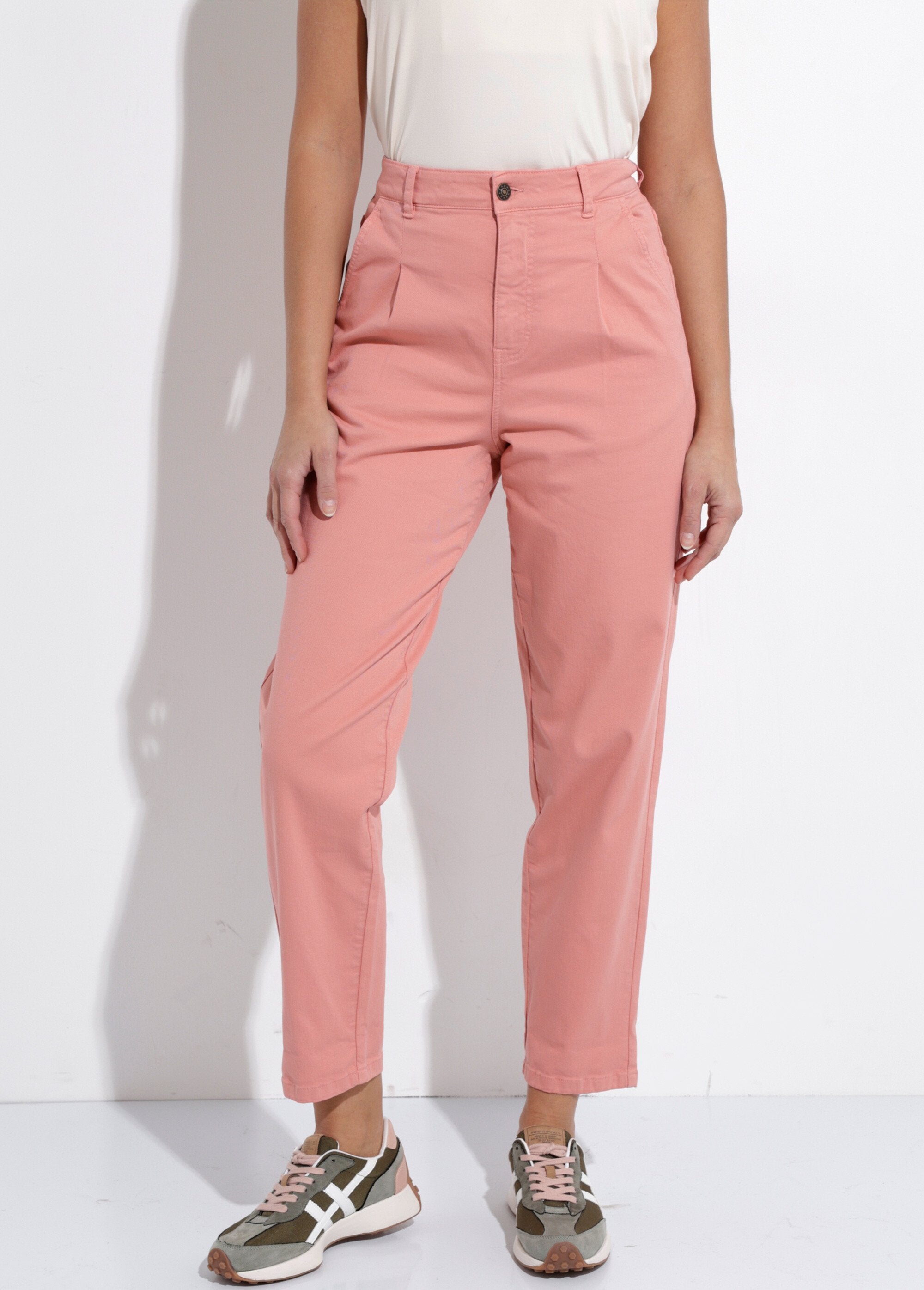High-waisted,_stretchy_carrot-cut_jeans_Terracotta_FA1_slim