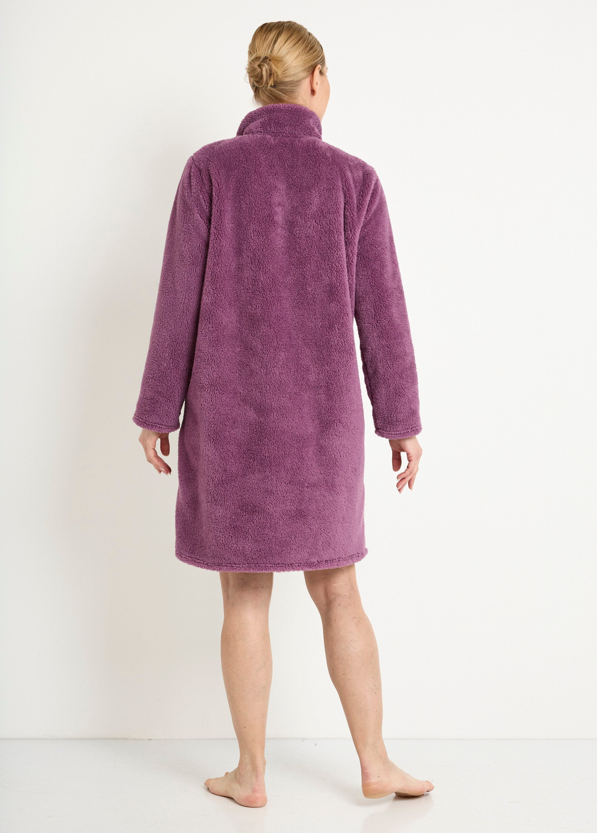 Short_zipped_bathrobe_with_high_collar_and_plush_mesh_Plum_DO1_slim