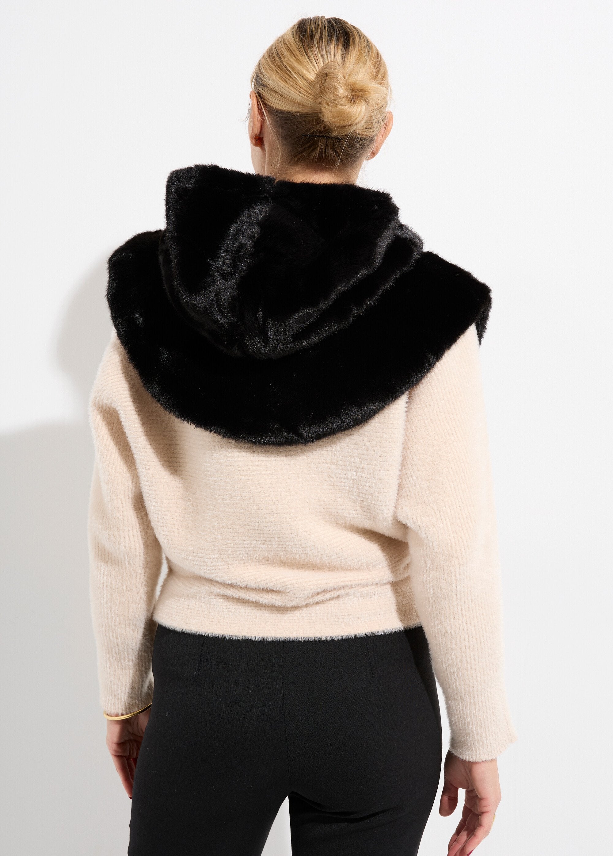 Faux_fur_zipped_hooded_bib_Black_DO1_slim