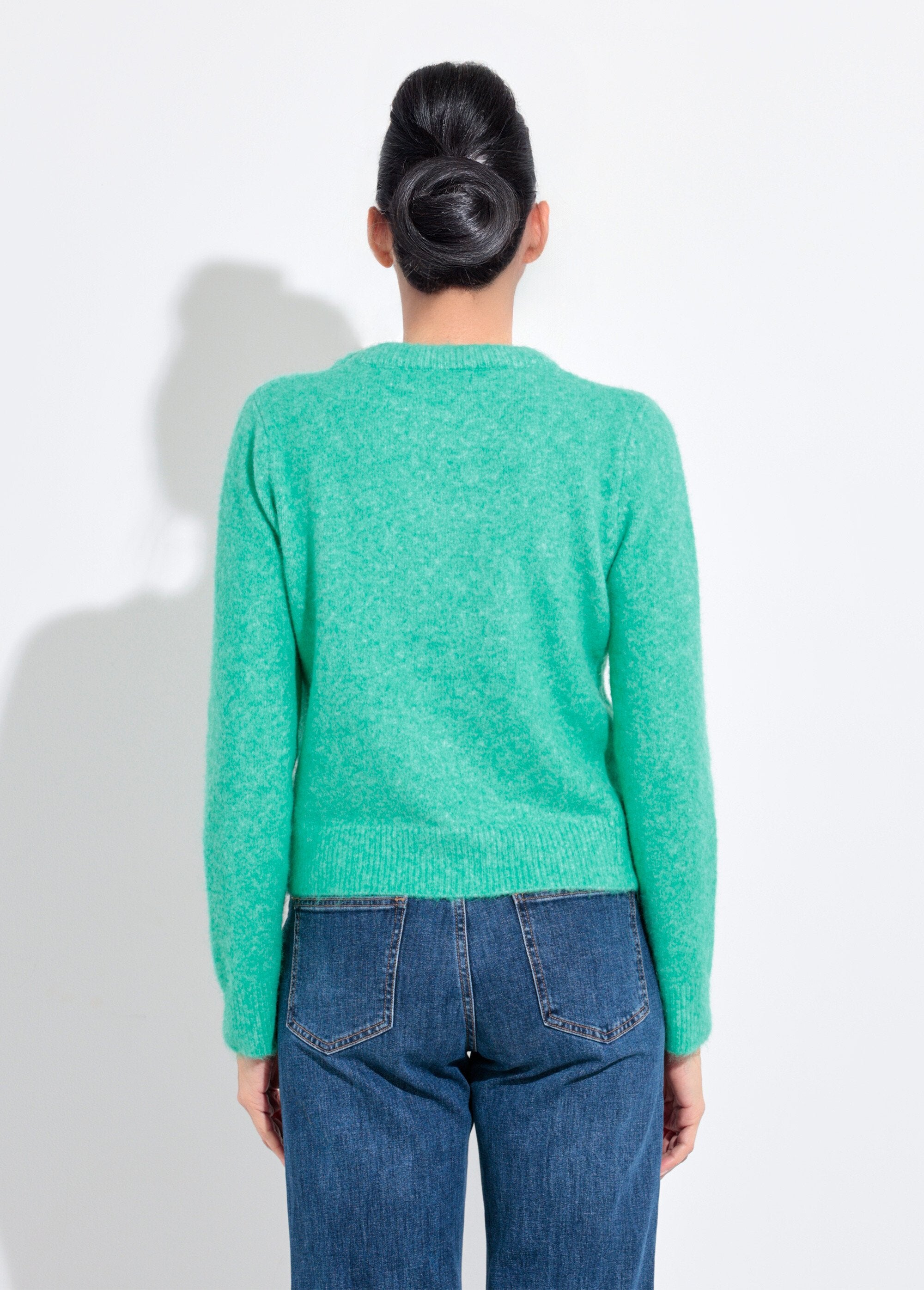 Warm_fluffy_wool_crew_neck_sweater_Green_DO1_slim