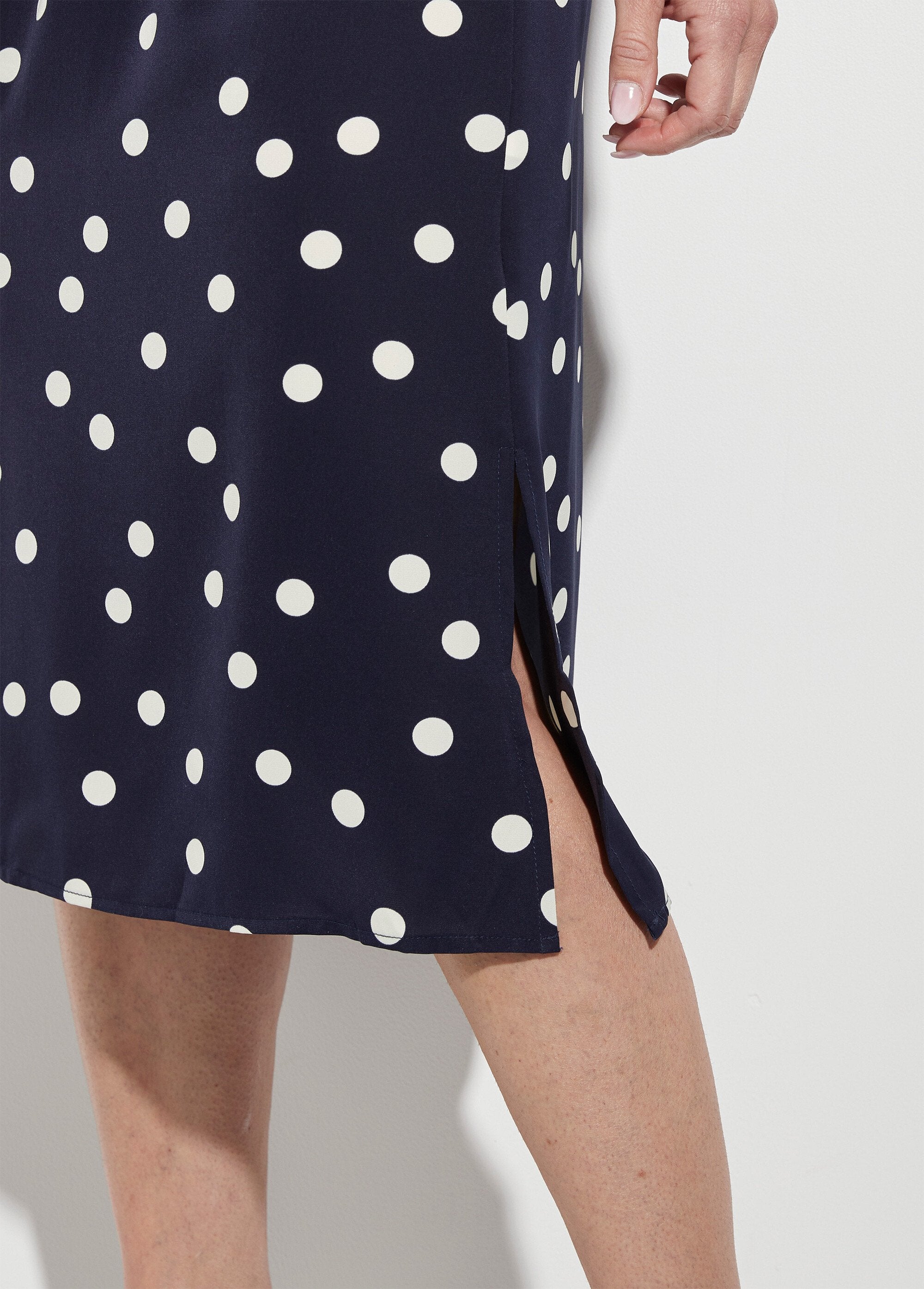 Long_polka_dot_shirt_dress_with_belt_Navy_peas_DE2_slim
