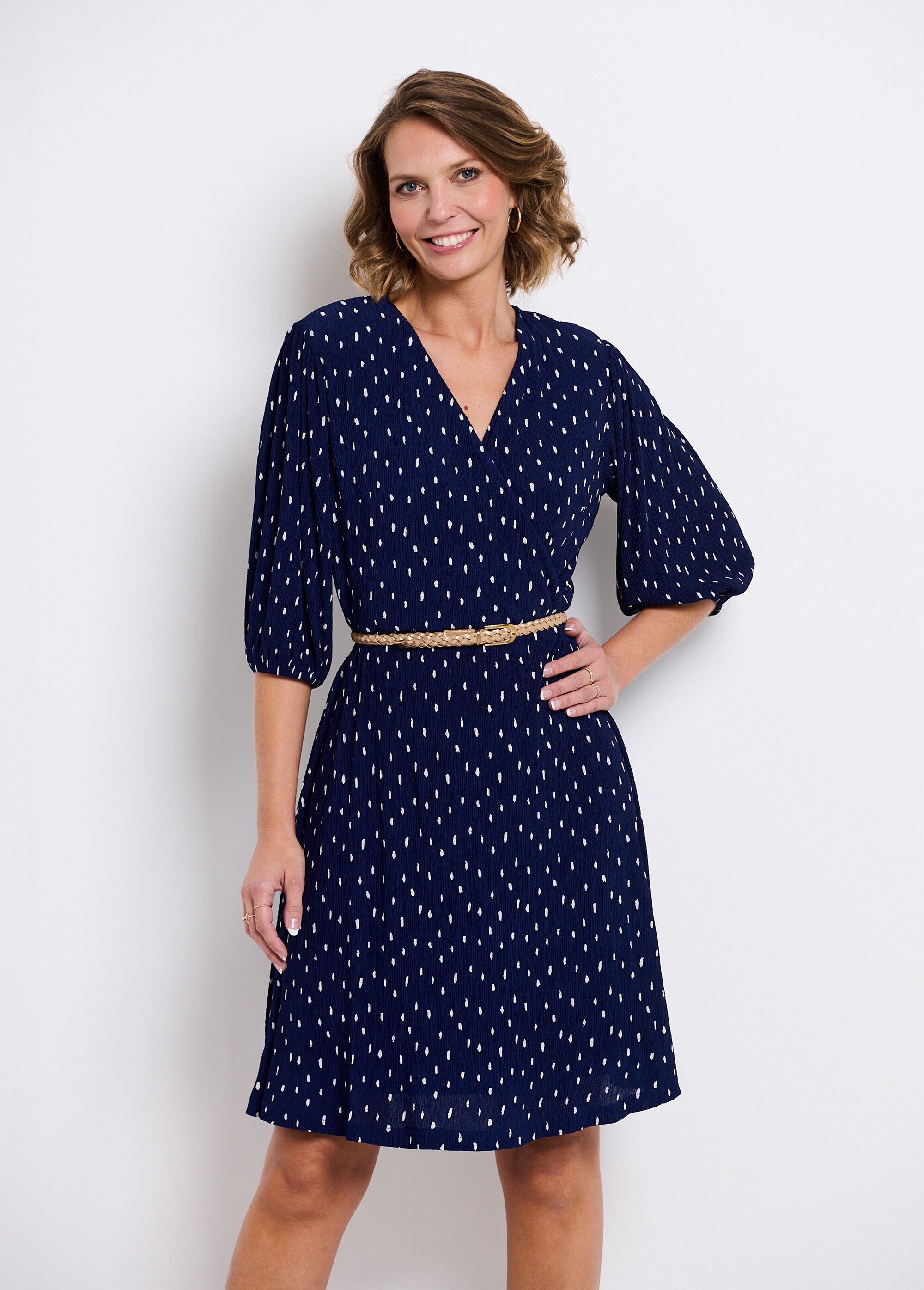 Short_wrap_dress_with_polka_dot_print_Navy_and_white_FA2_slim