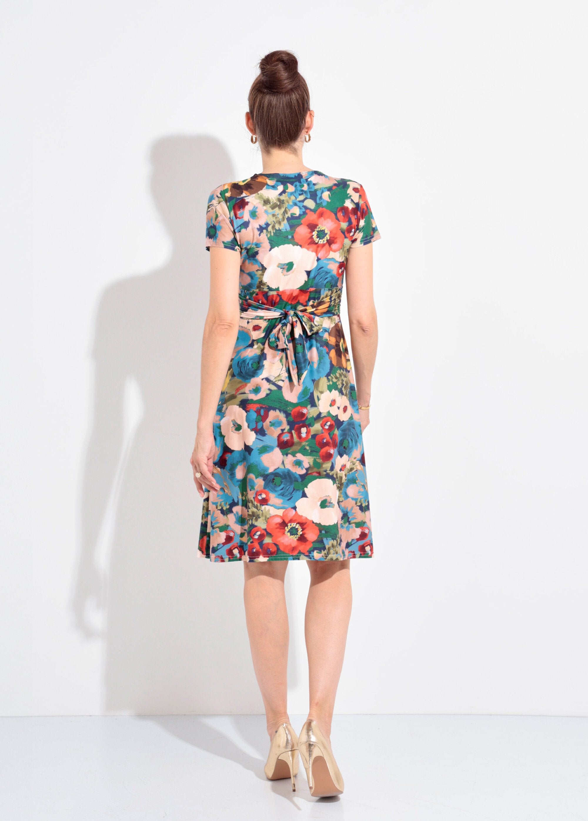 Short-sleeved_poppy_print_dress_Blue_and_red_DO1_slim