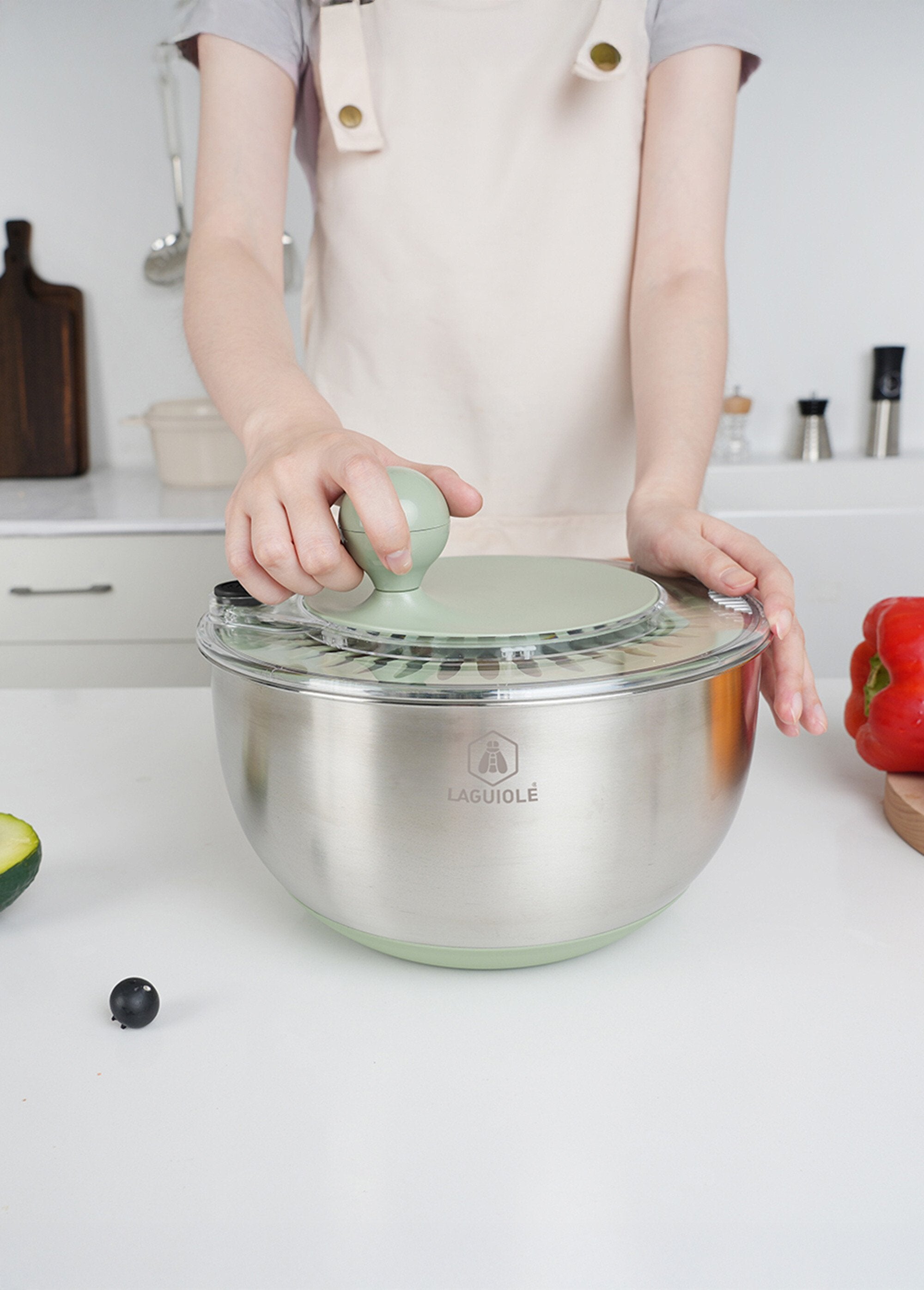 Stainless_steel_salad_bowl/2-in-1_salad_spinner_Olive_and_gray_DE3_slim