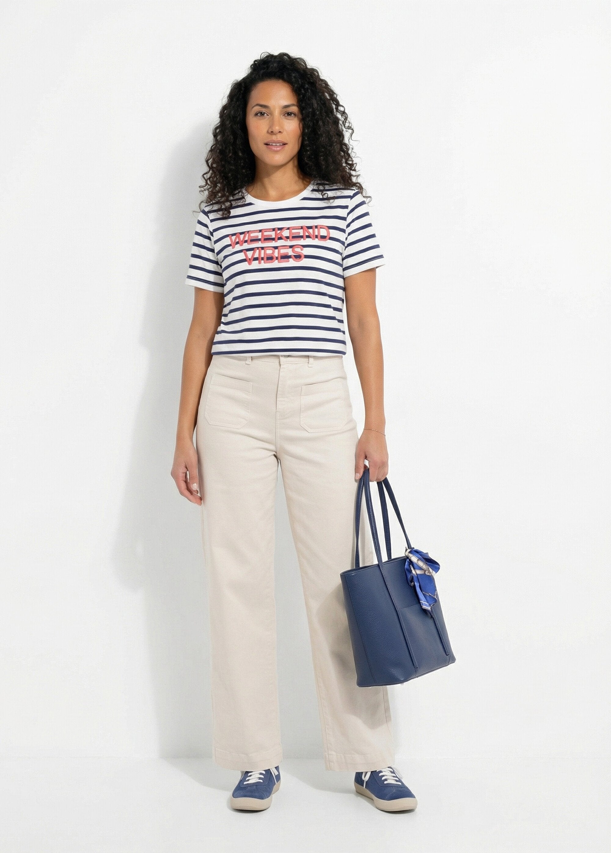 Short-sleeved_embroidered_T-shirt_White_and_navy_SF1_slim