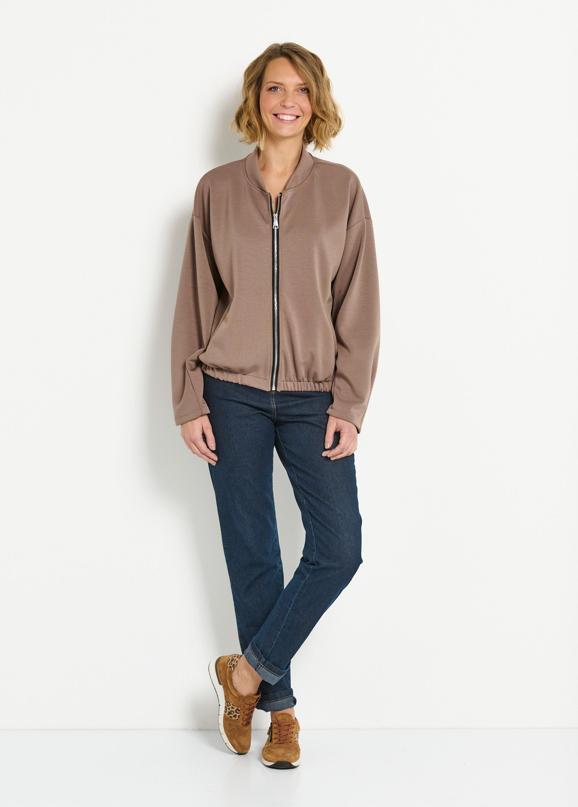 Comfortable_teddy-style_zip-up_jacket_Mole_SF1_slim