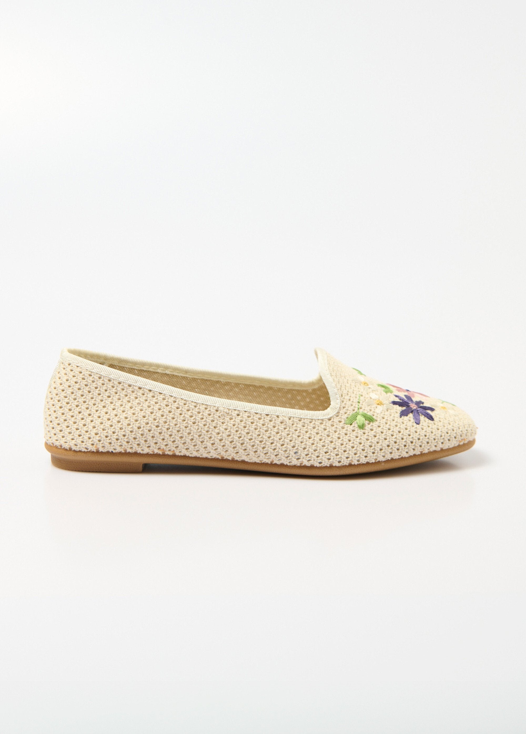 Open_ballerinas_with_embroidered_textile_and_flat_heel_Beige_DR1_slim