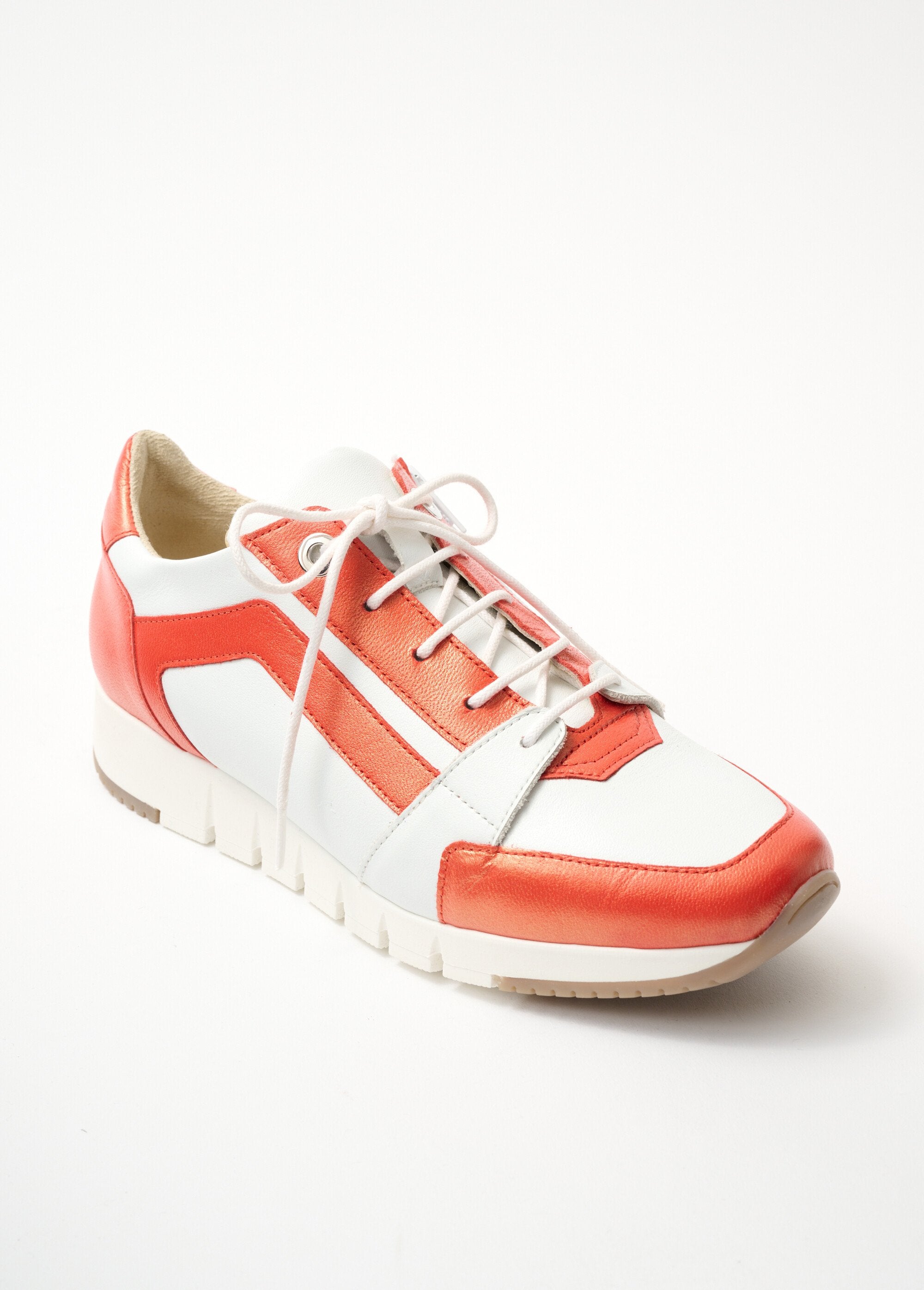 Two-tone_leather_comfort_width_sneakers_Orange_and_white_FA1_slim