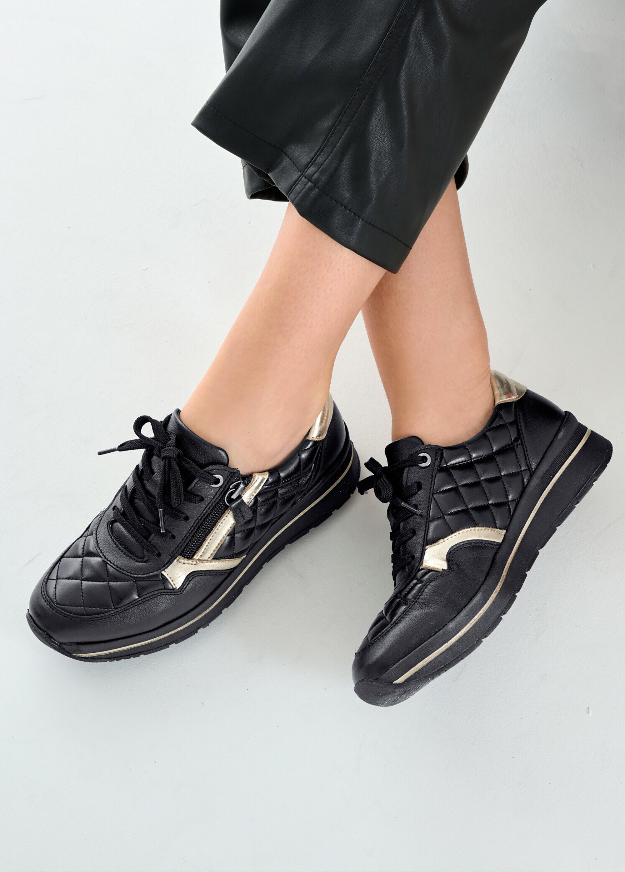 Comfort_wide_zipped_leather_sneakers_Black_SF1_slim