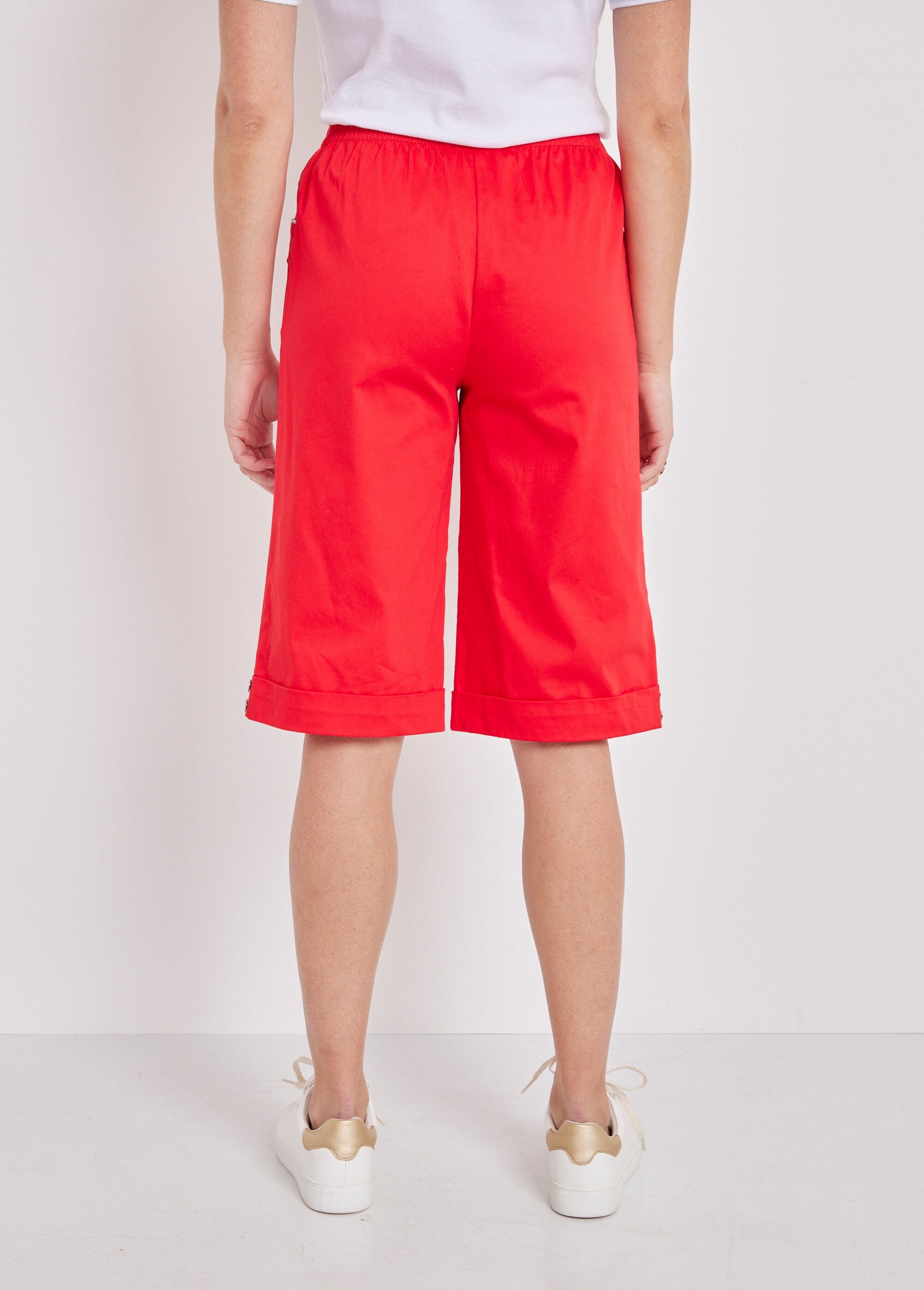 Bermuda_shorts_with_semi-elasticated_waistband_Red_DO1_slim