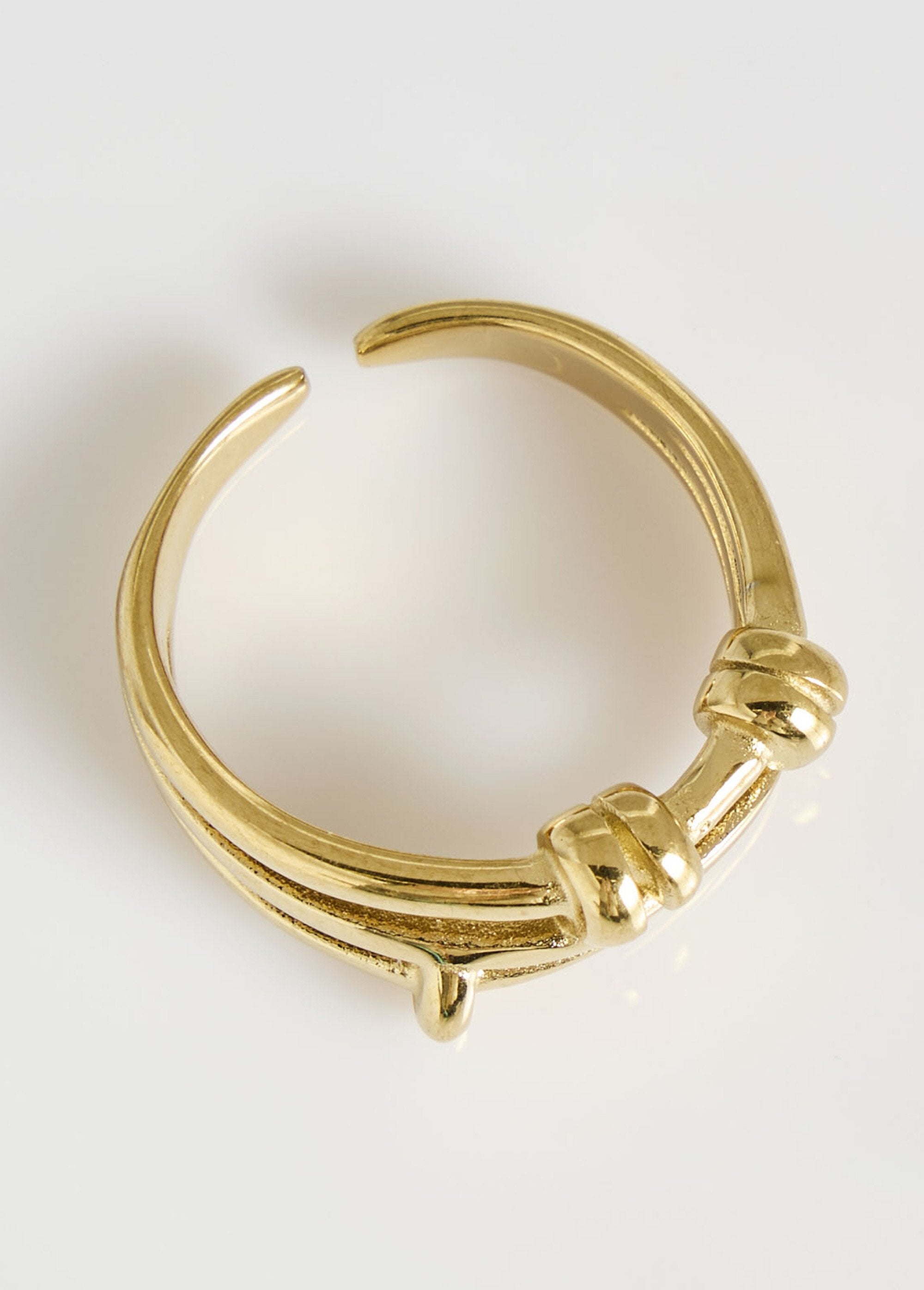 Stainless_steel_ring,_link_shape_Golden_DE1_slim