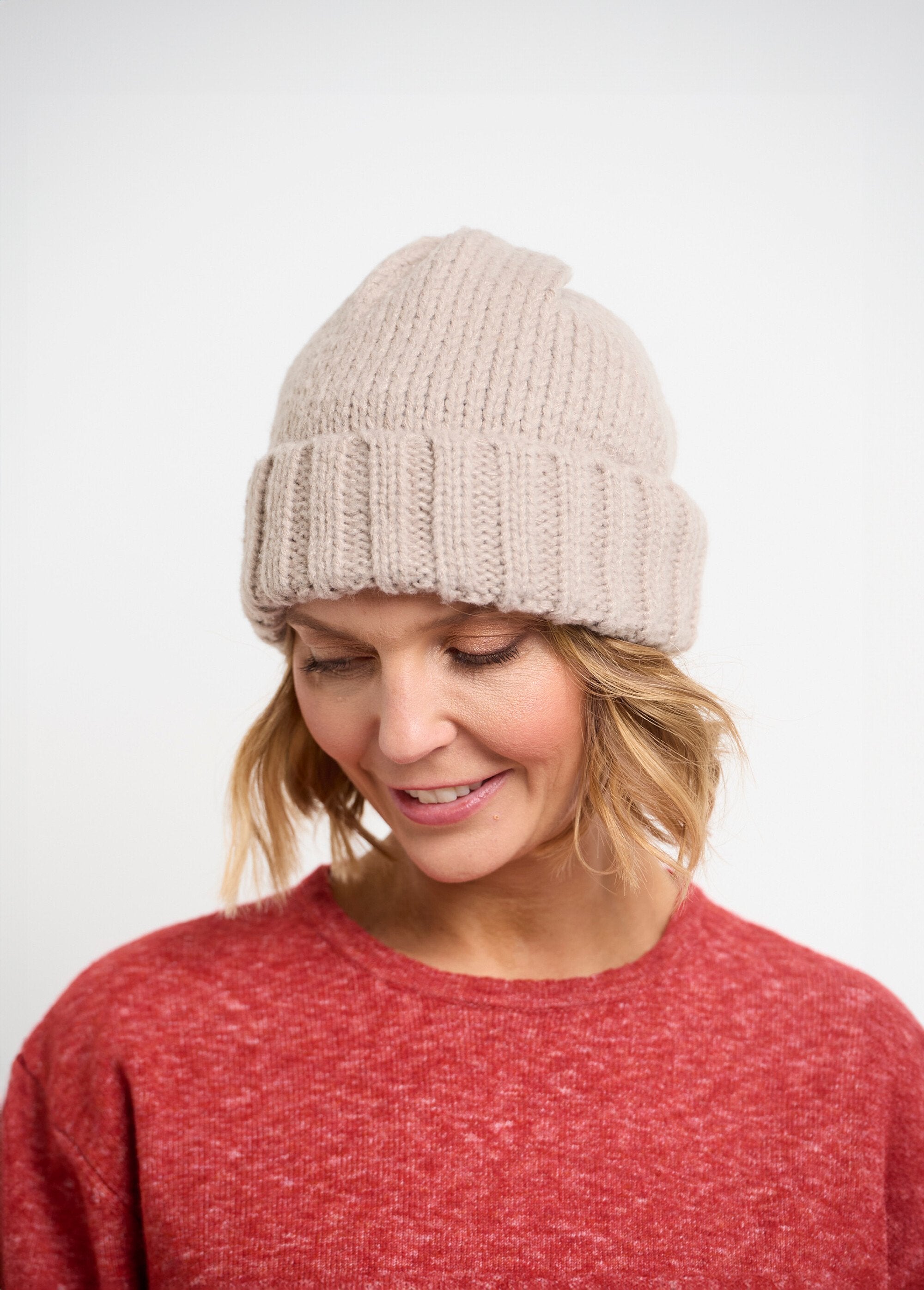 Thick_knit_hat_with_cuff_Mole_DE1_slim