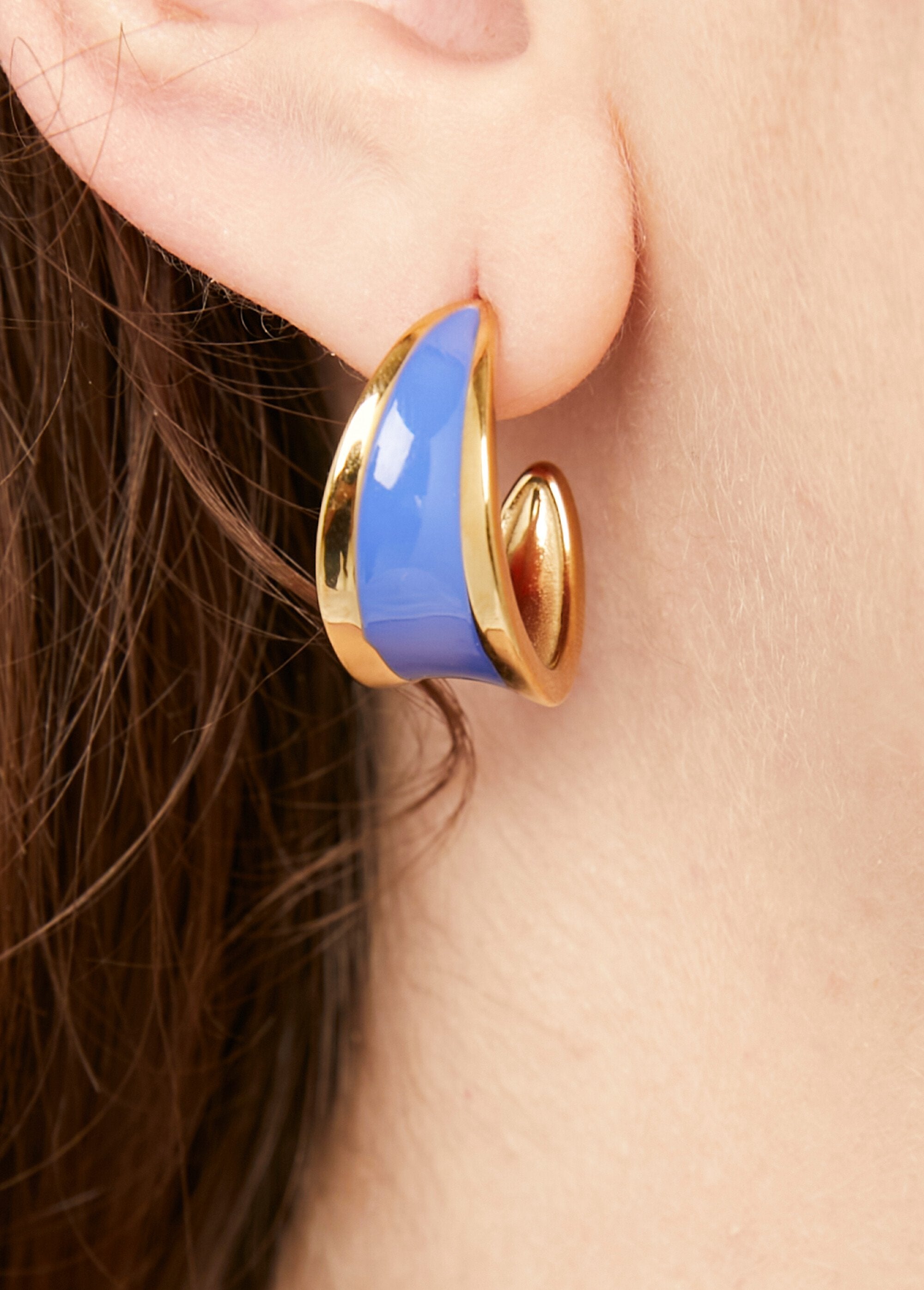 Boucles_d'oreille_créoles_émail_et_acier_Dore_et_bleu_FA2_slim