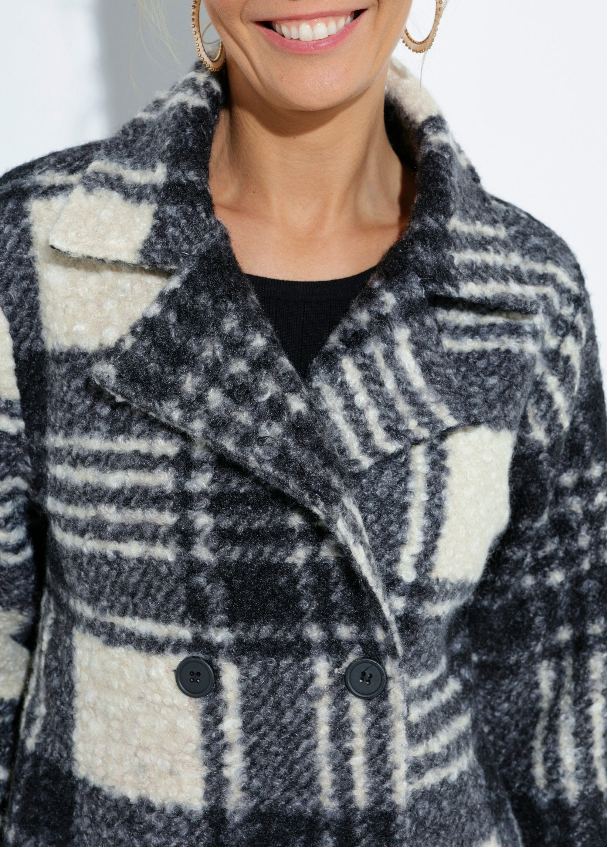 Caban_carreaux_long_façon_laine_bouclée_Noir_et_ecru_DE1_slim