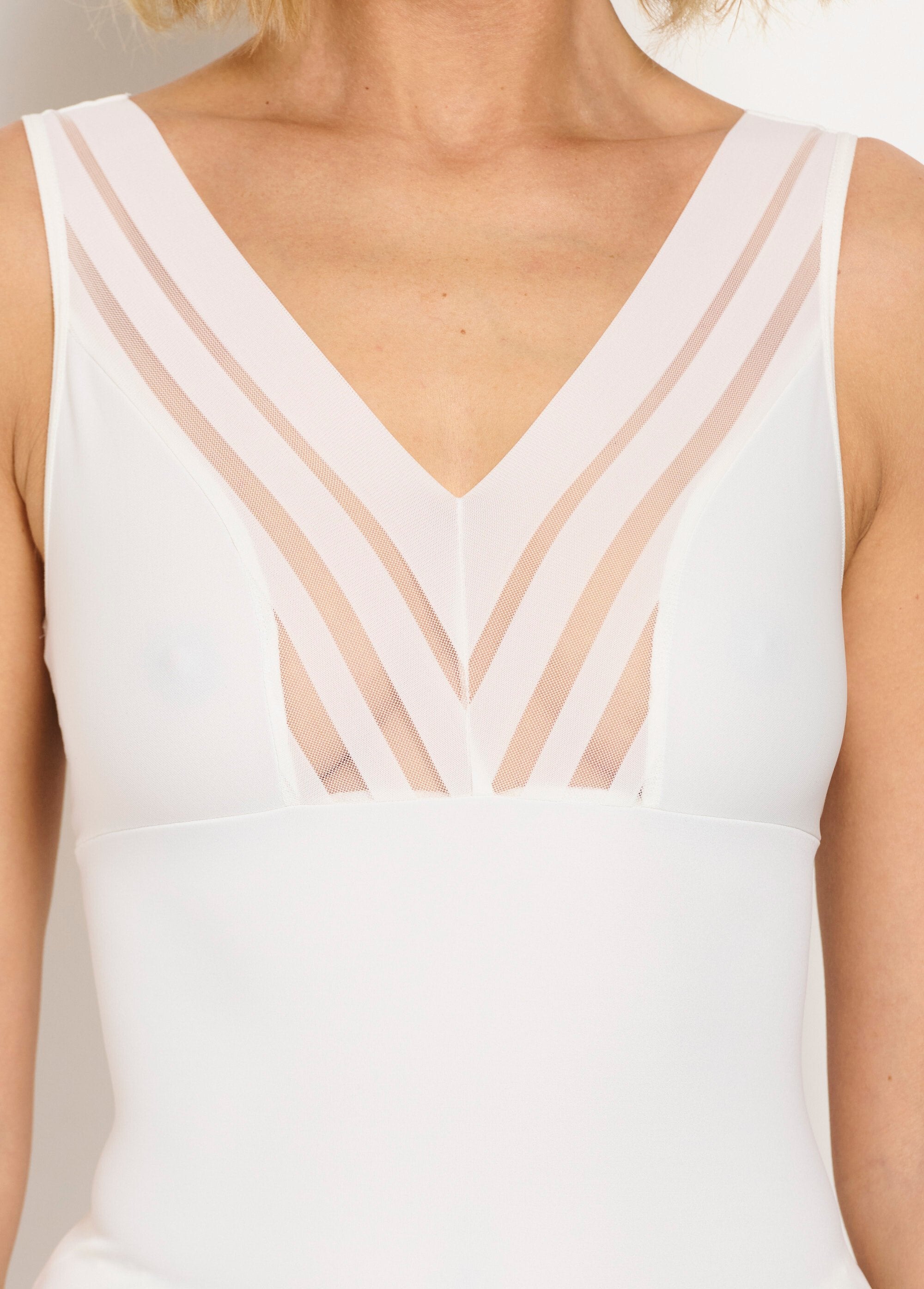 Camisole_cut-out_bra_with_striped_tulle_effect_Ivory_DE1_slim