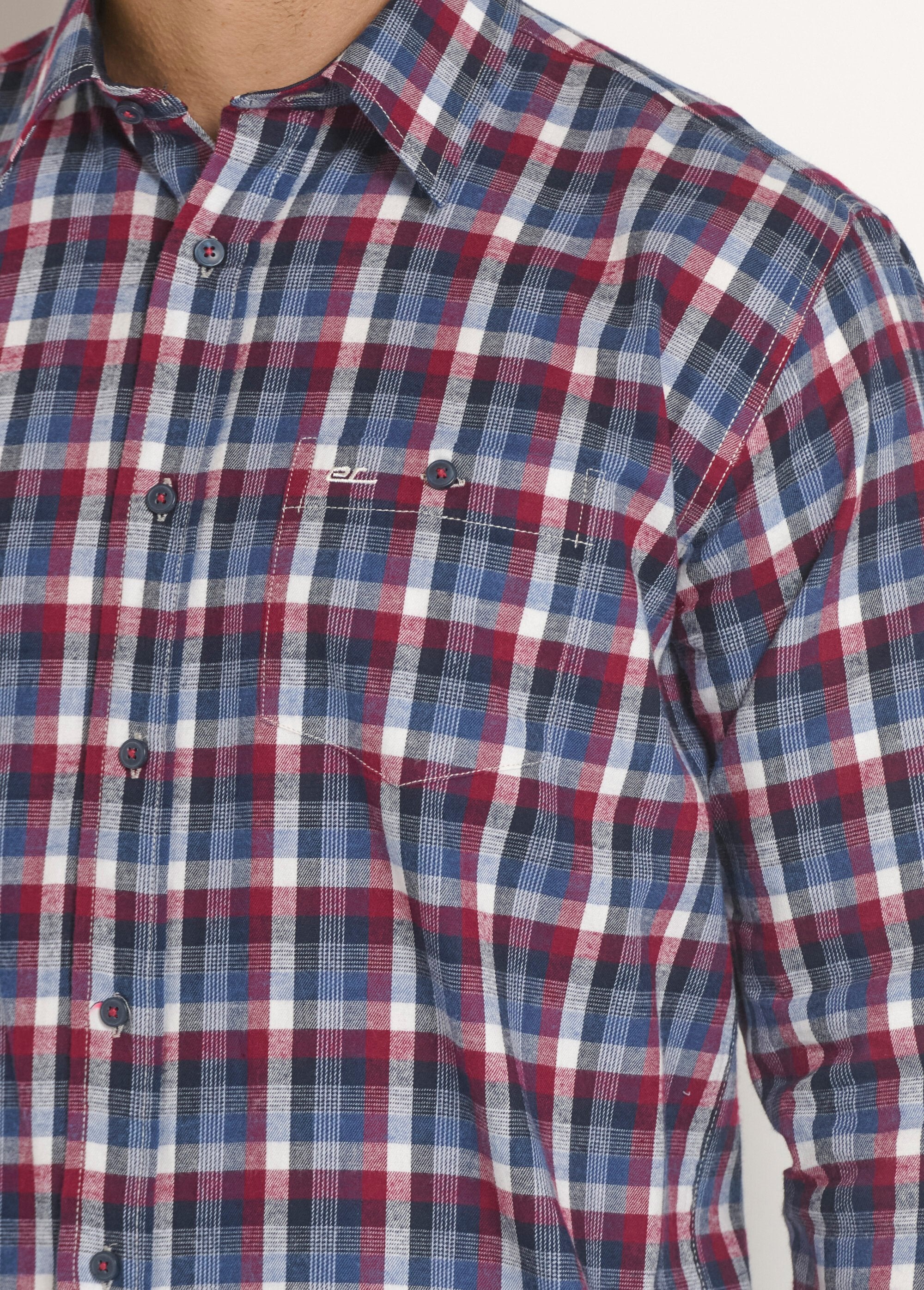 Warm_flannel_shirt_with_checks_Blue_and_red_tiles_DE1_slim