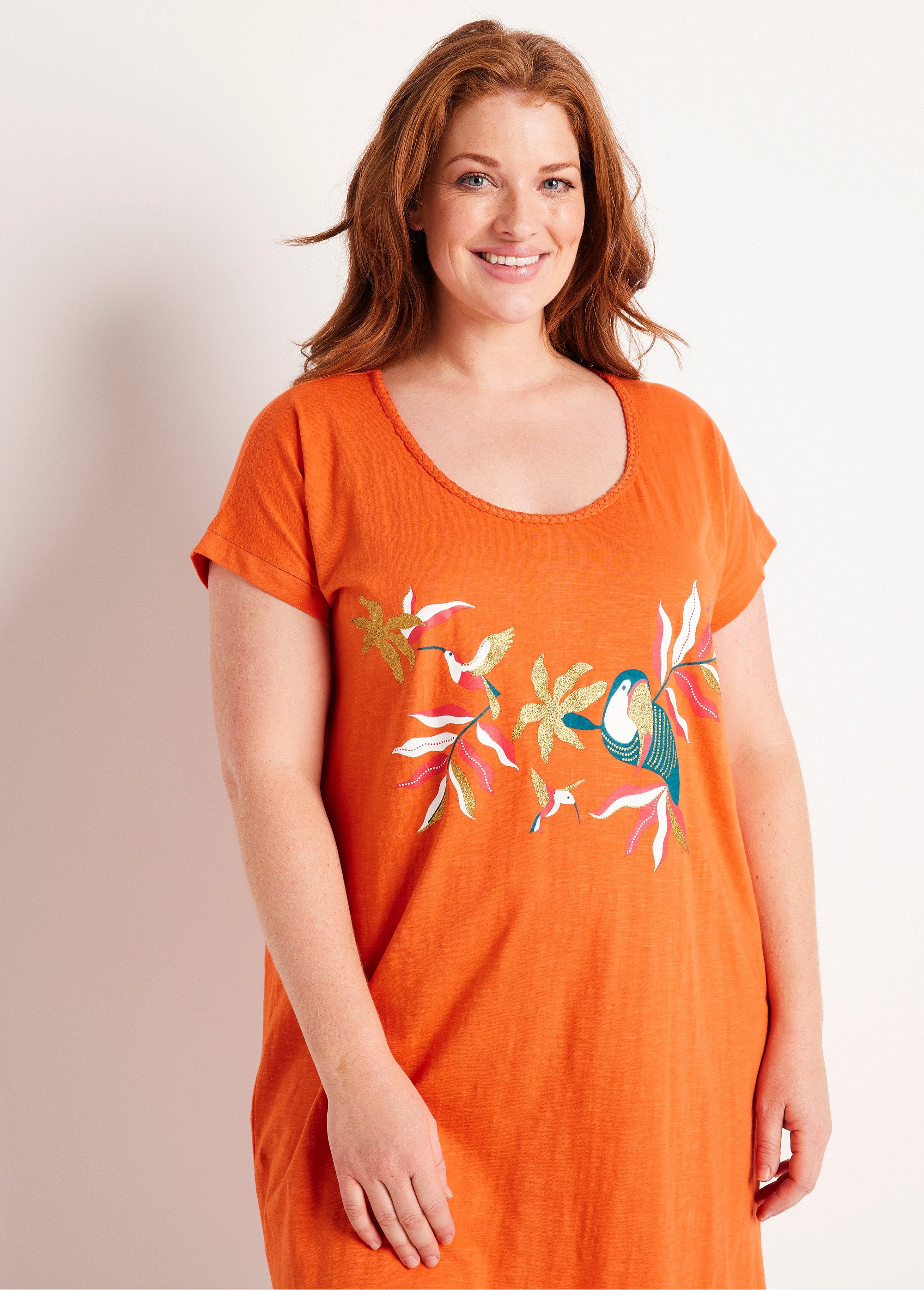 Short_nightgown_with_short_sleeves_Mandarin_DE1_curvy