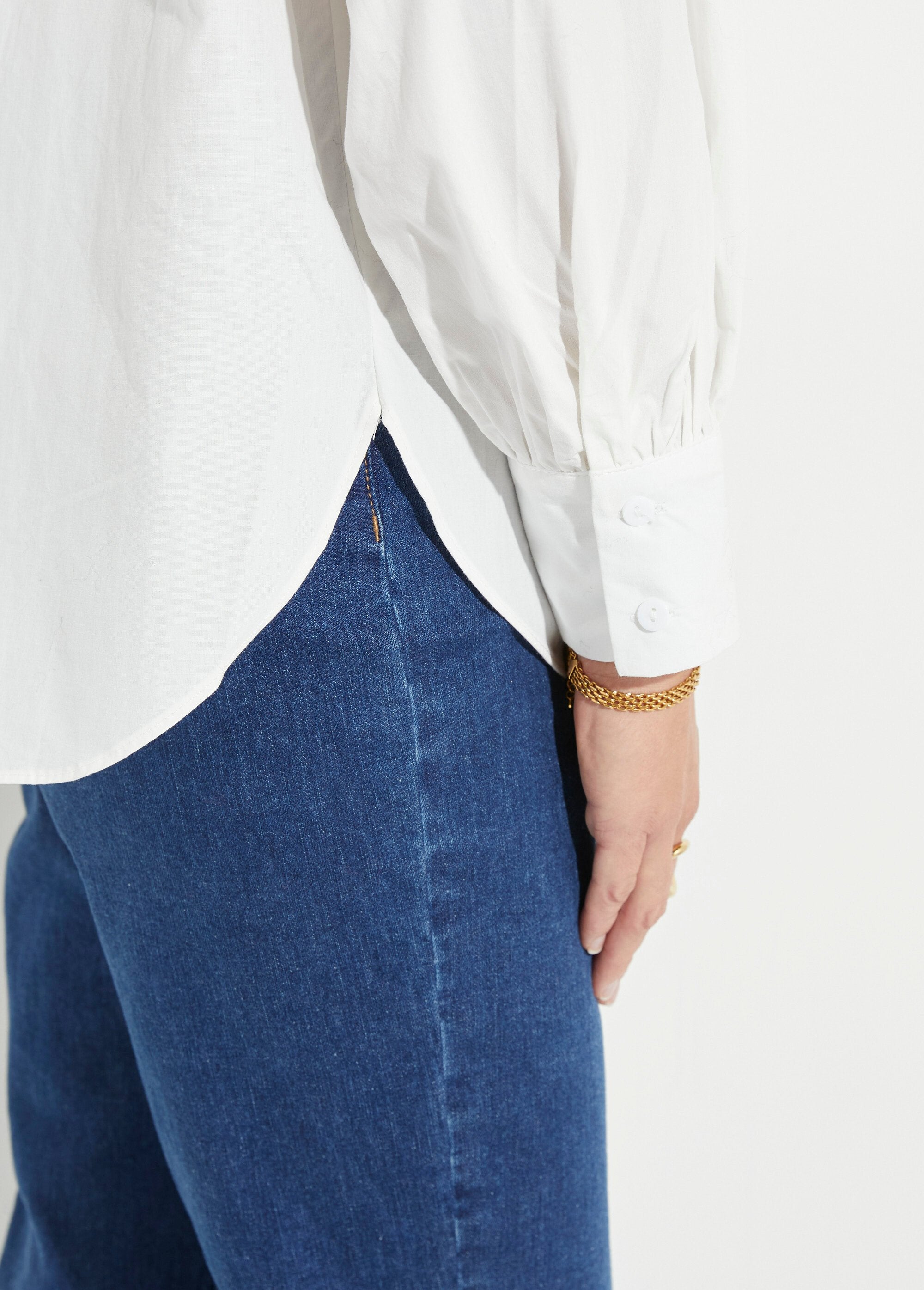 Blouse_with_a_pleated_high_collar_White_DE2_slim