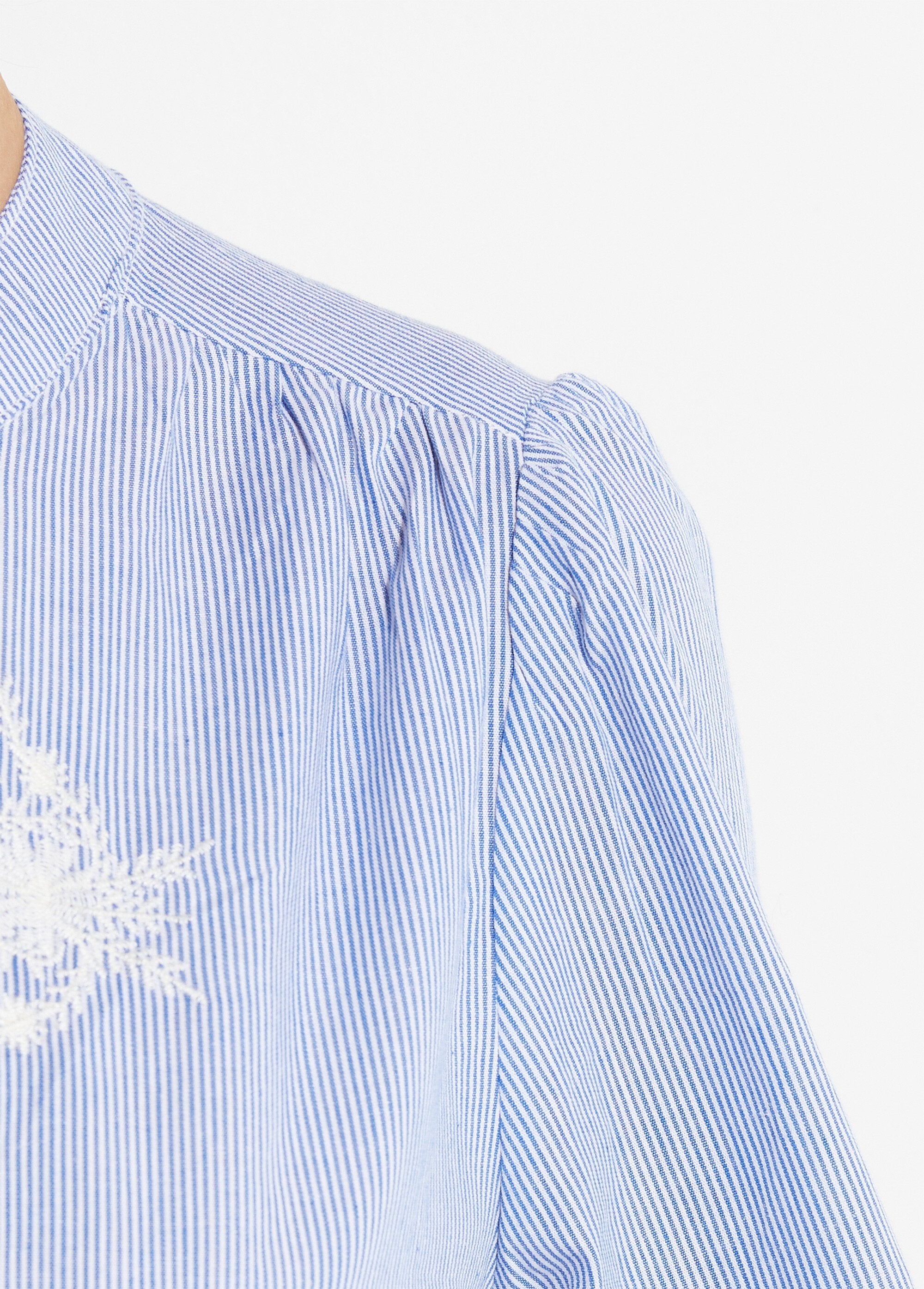 Striped_blouse_with_round_neck_and_embroidery_Blue_DE2_slim