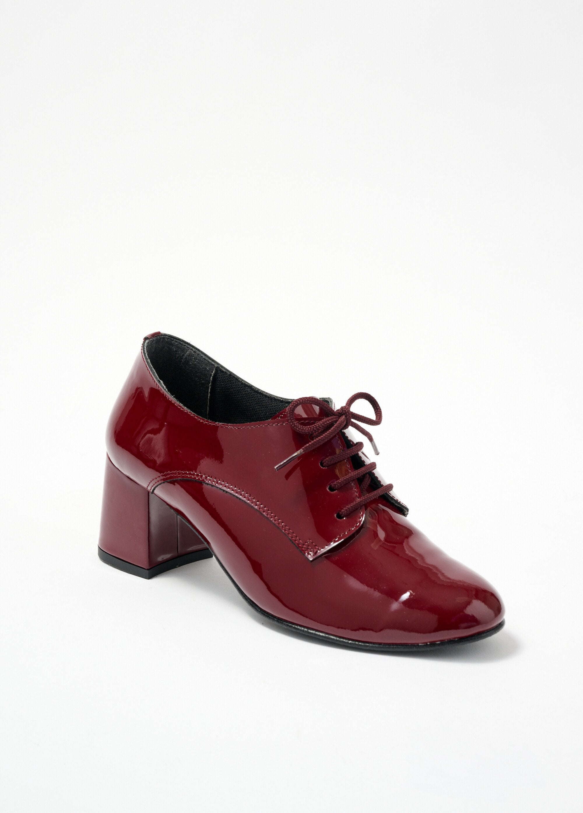 Patent_leather_lace-up_Derbies_with_comfort_width_heels_Burgundy_varnish_FA1_slim