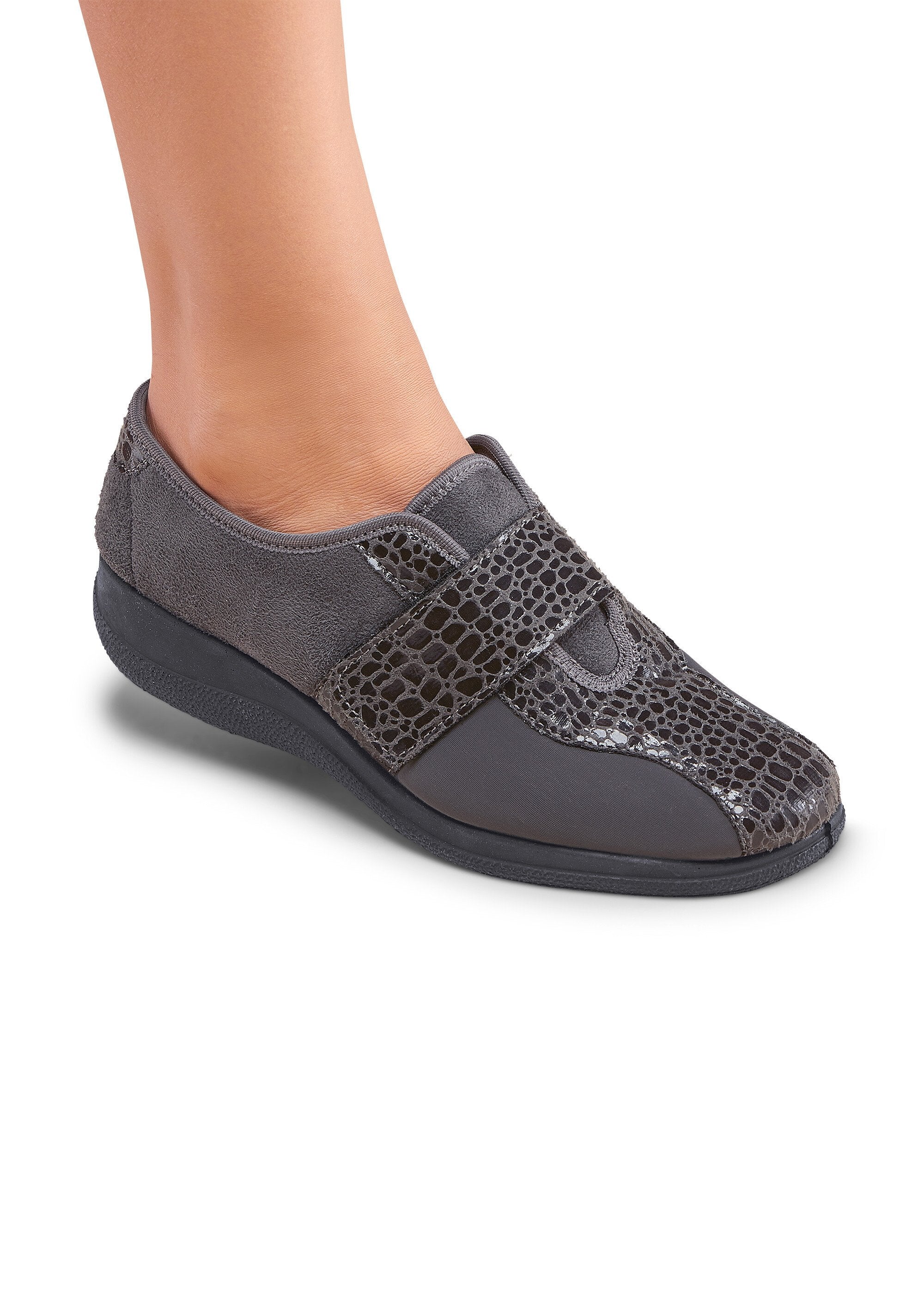 Wide_stretch_velcro_derby_Gray_SF1_slim