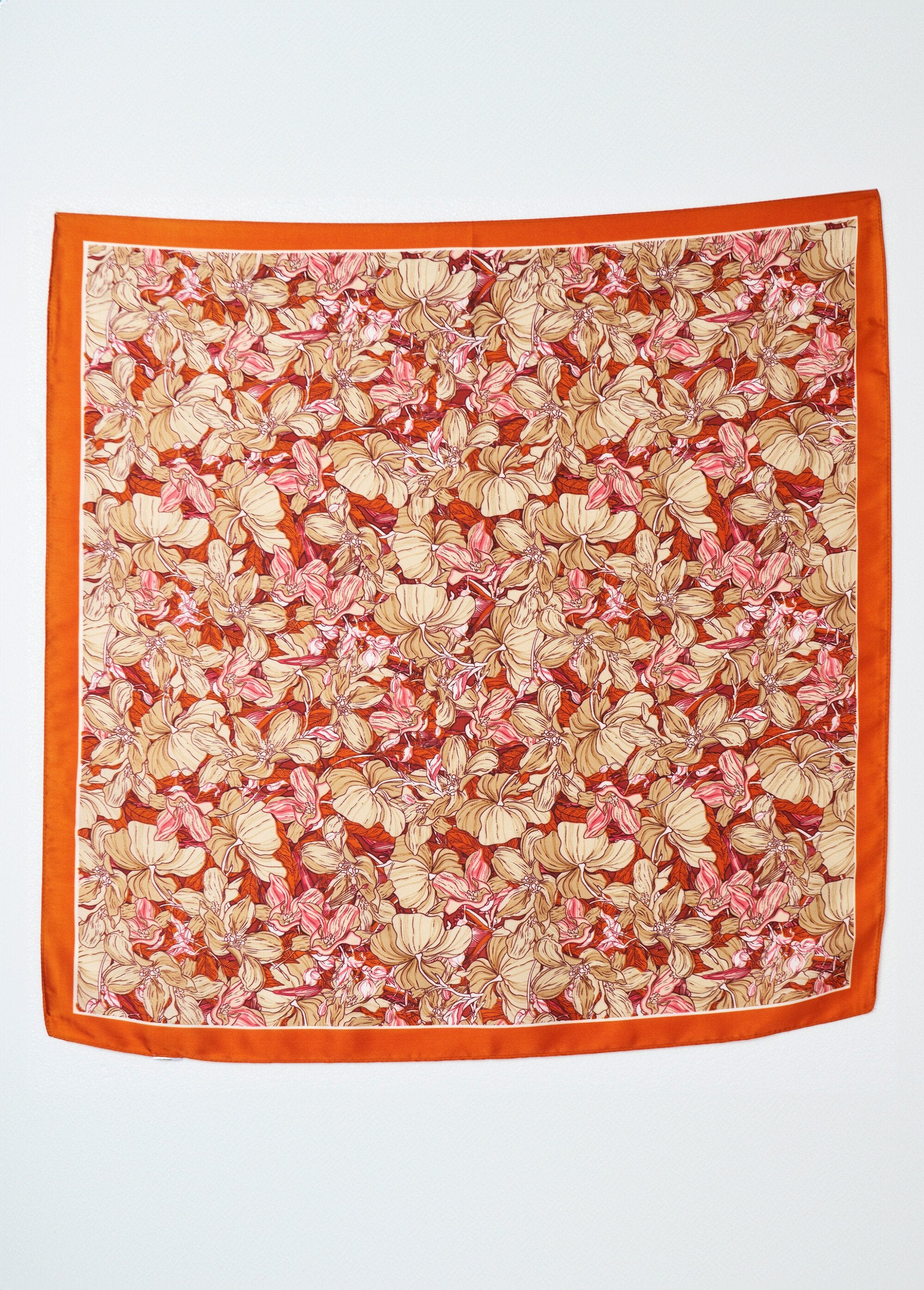 Floral_pattern_scarf_with_satin_look_Orange_prints_DE1_slim