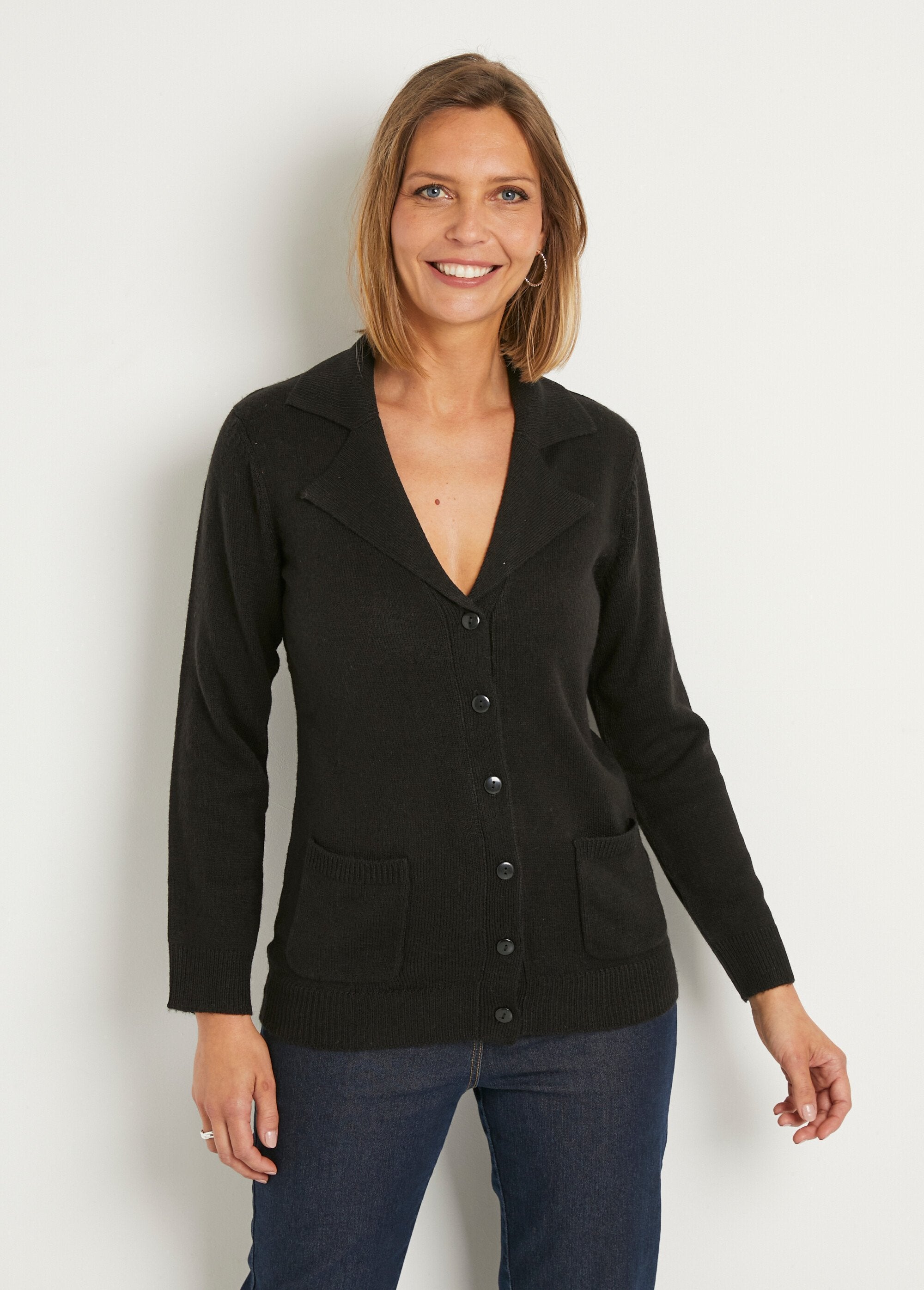 Mid-length_buttoned_cardigan_with_tailored_collar_Black_FA1_slim