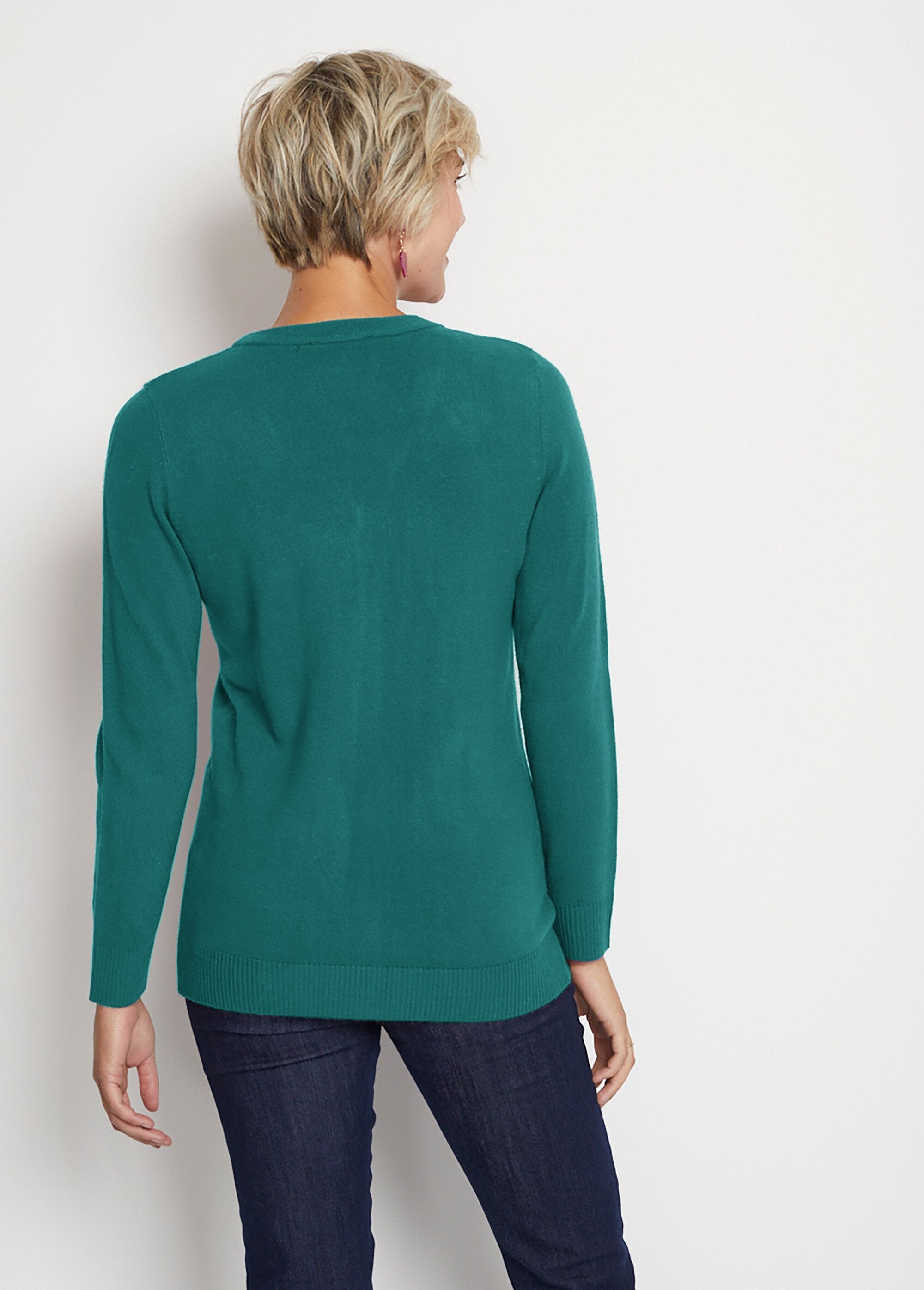 Mid-length_soft_knit_buttoned_cardigan_Green_DO1_slim