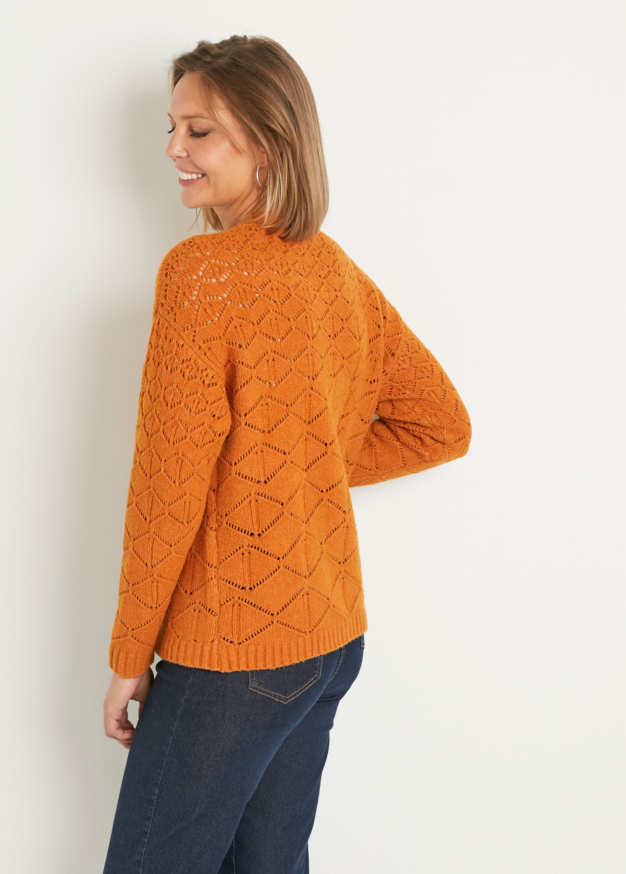 Short_openwork_V-neck_buttoned_cardigan,_plain_Caramel_DO1_slim