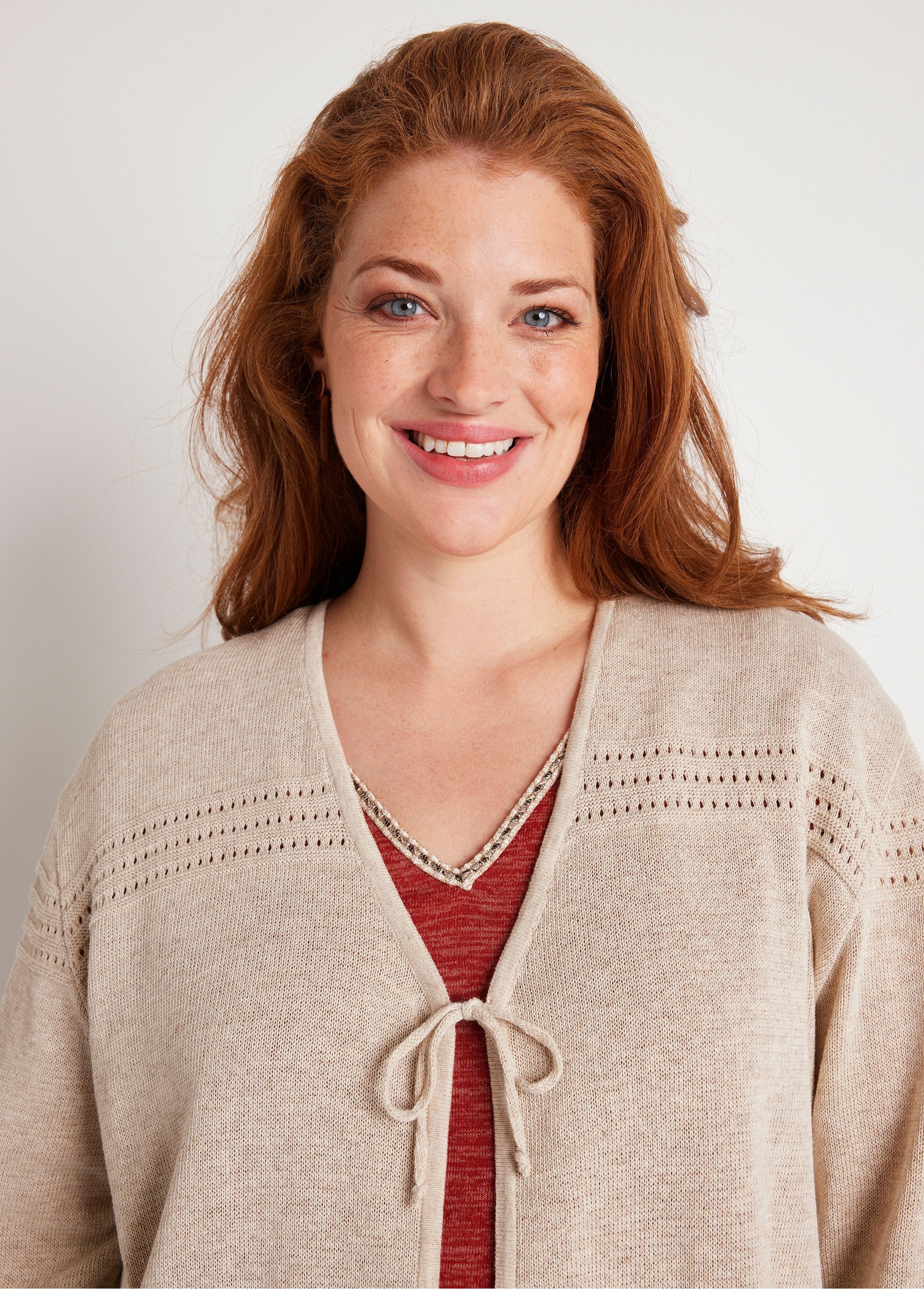 Short_edge-to-edge_cardigan_with_long_sleeves_String_DE1_curvy