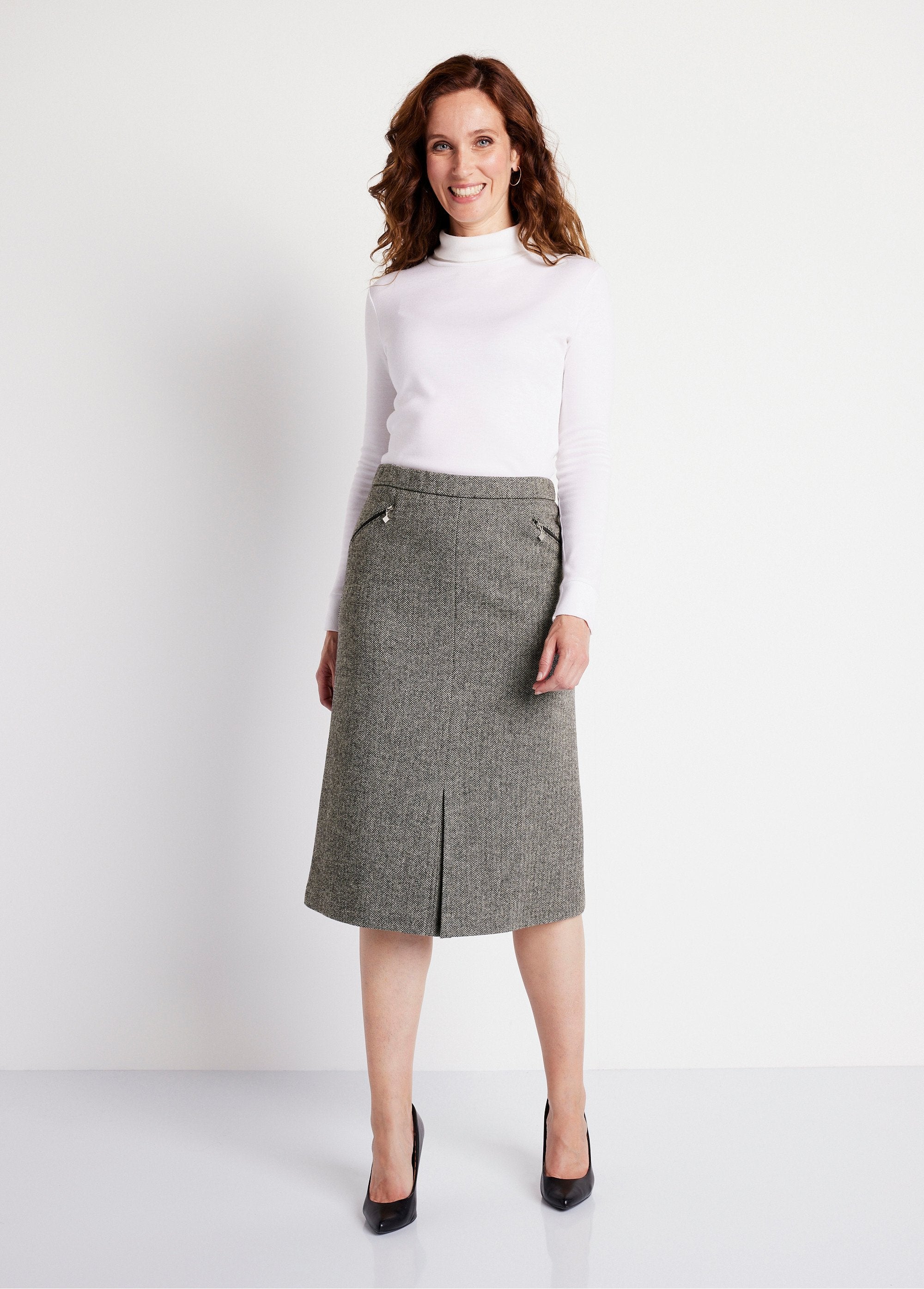 Herringbone_or_heather_skirt_length_65_cm_with_wool_Gray_chevrons_SF1_slim