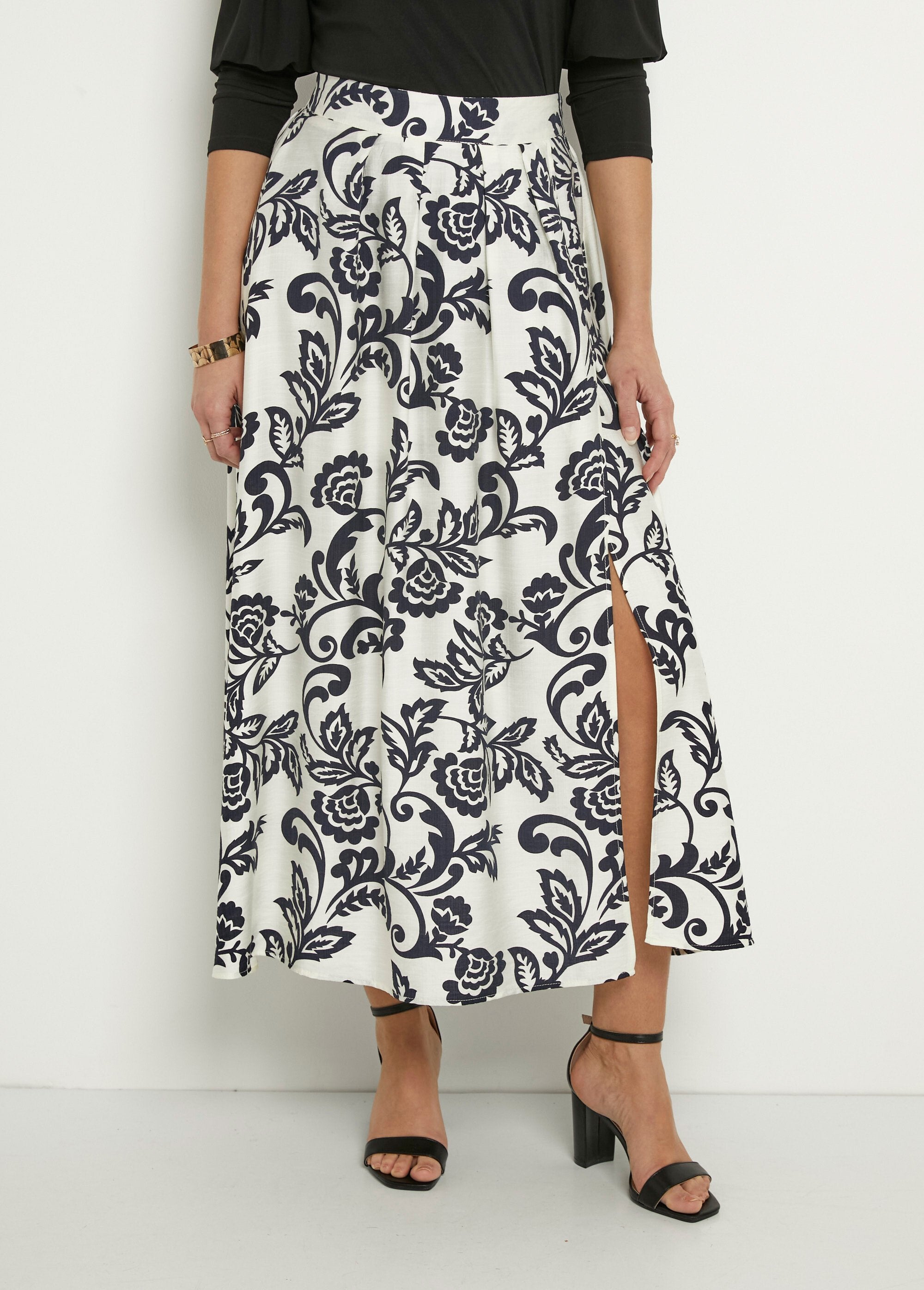 Long_flared_skirt_with_foliage_print_Black_and_ecru_FA1_slim