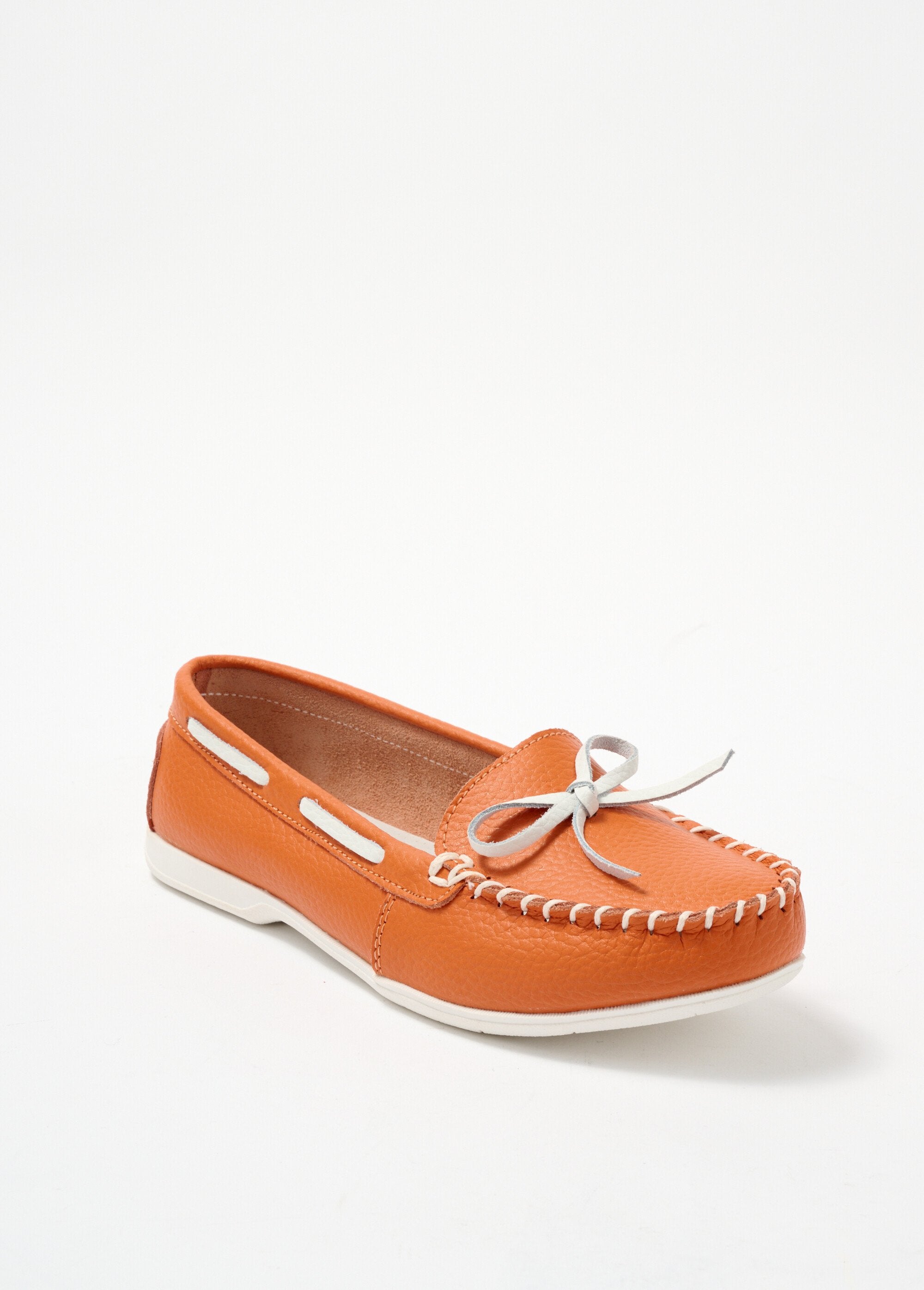 Boat-style_moccasin_Orange_FA1_slim