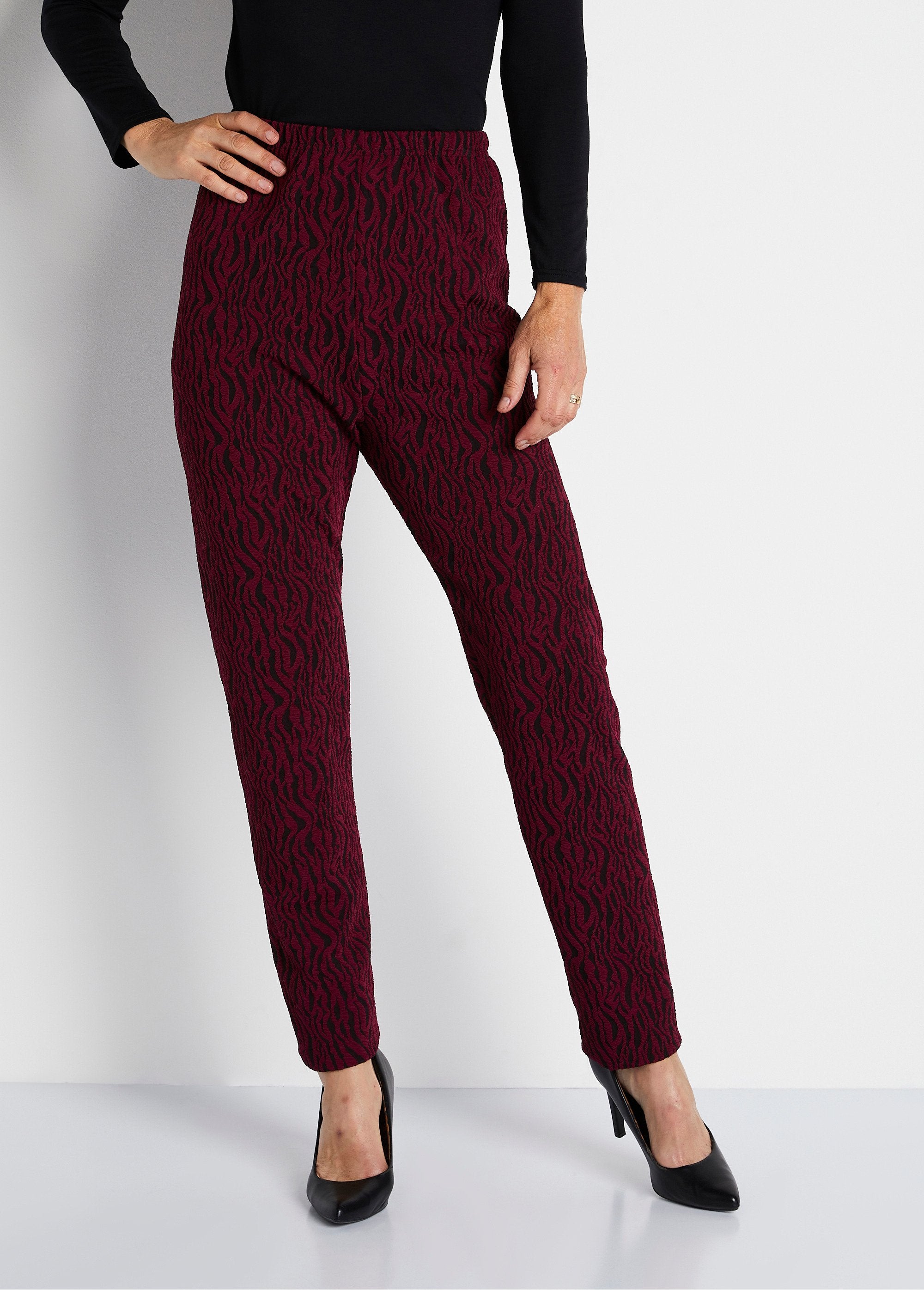 Jacquard_knit_elasticated_waist_leggings_Burgundy_zebra_FA1_slim