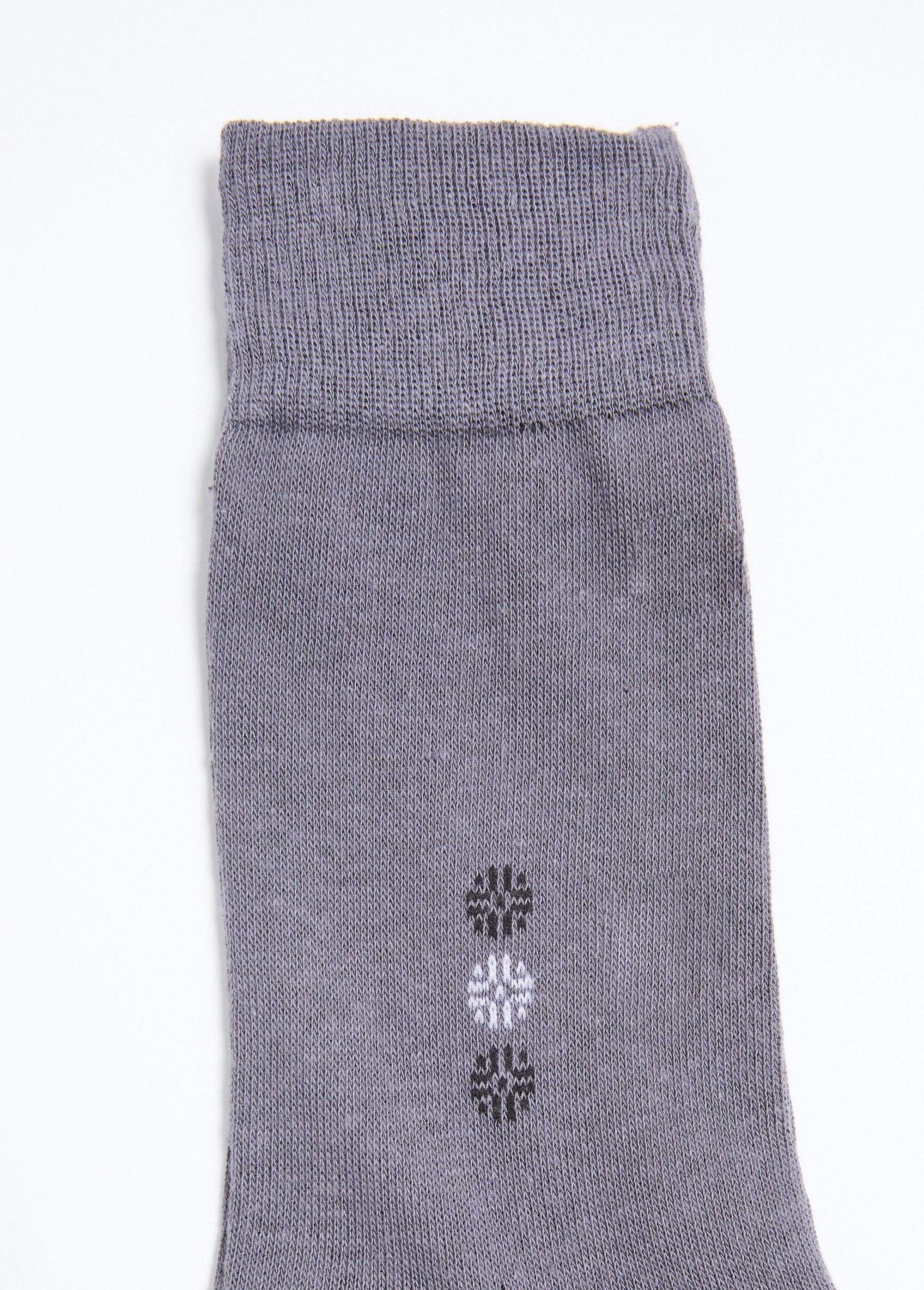 Pack_of_10_plain_and_patterned_socks_Black_matching_DE2_slim