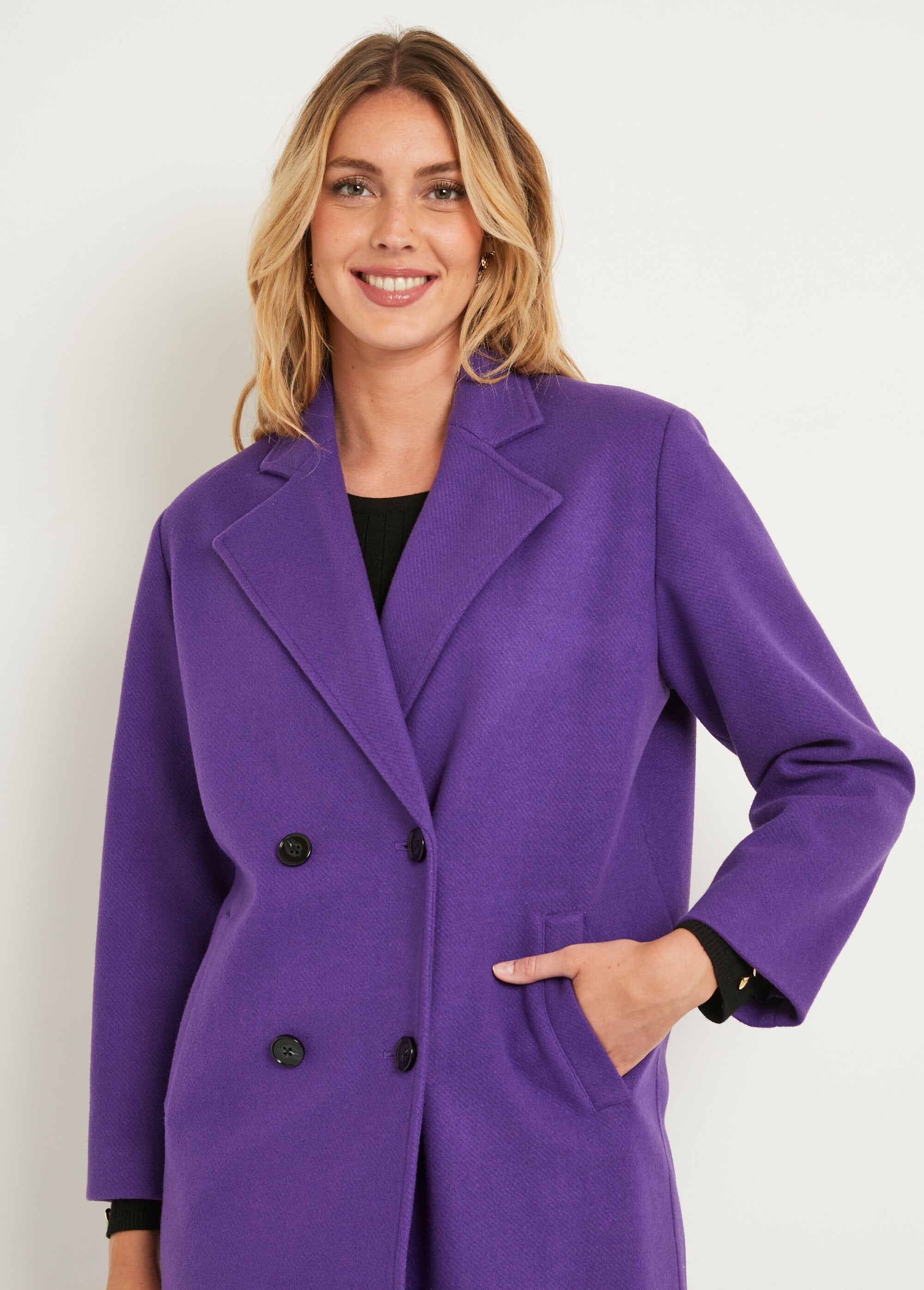 Double-breasted_coat_with_tailored_collar_Purple_DE1_slim