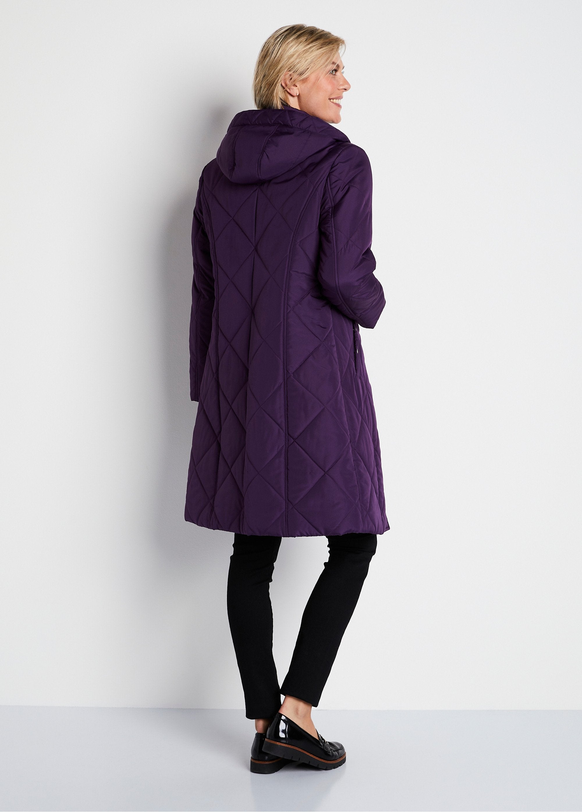 Long_quilted_winter_coat_with_hood_Quetsche_DO1_slim