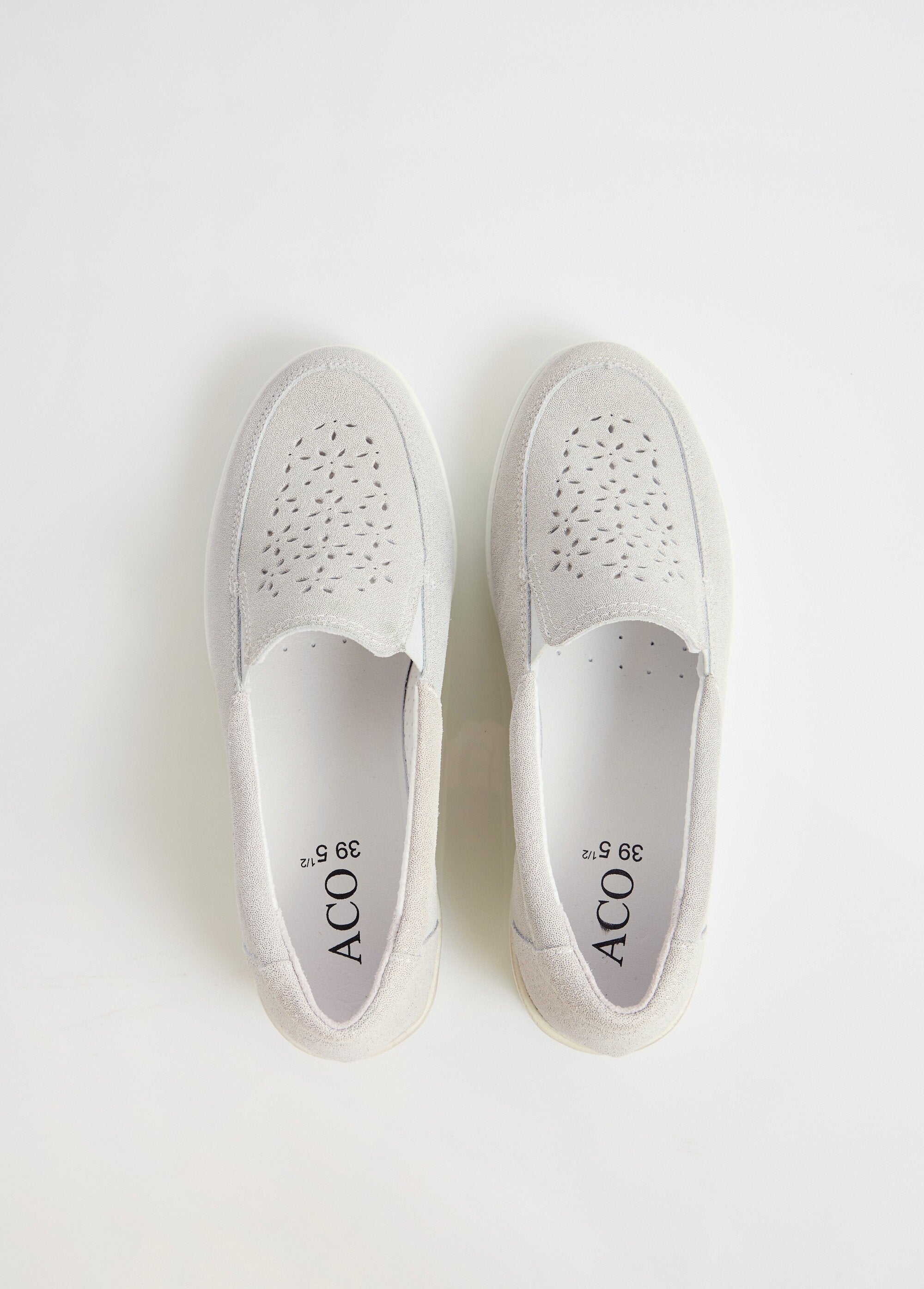 Wide-width_shiny_leather_moccasins_Silver_OV1_slim