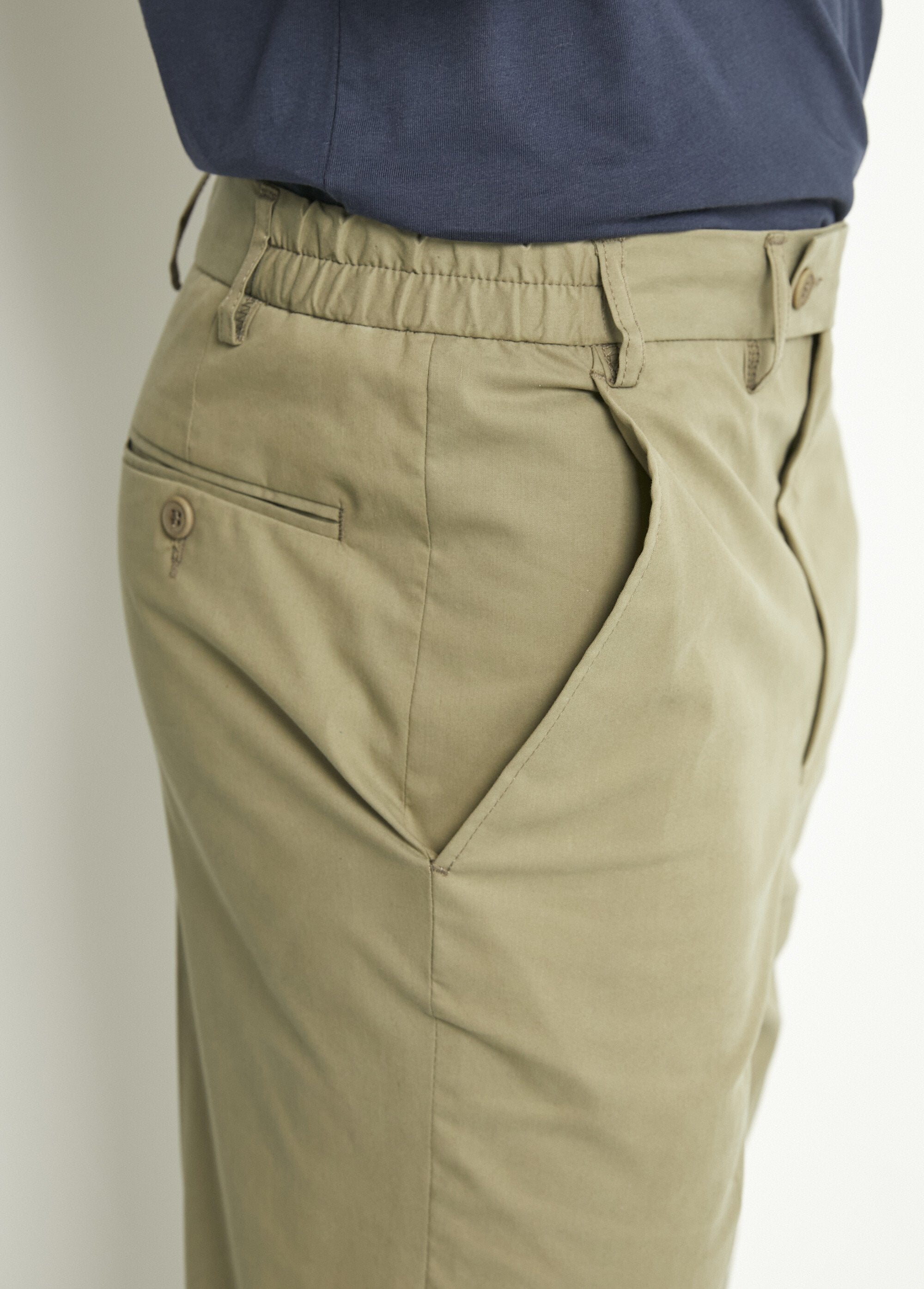 Straight_pants_with_comfortable_elasticated_waistband_Khaki_DE1_slim