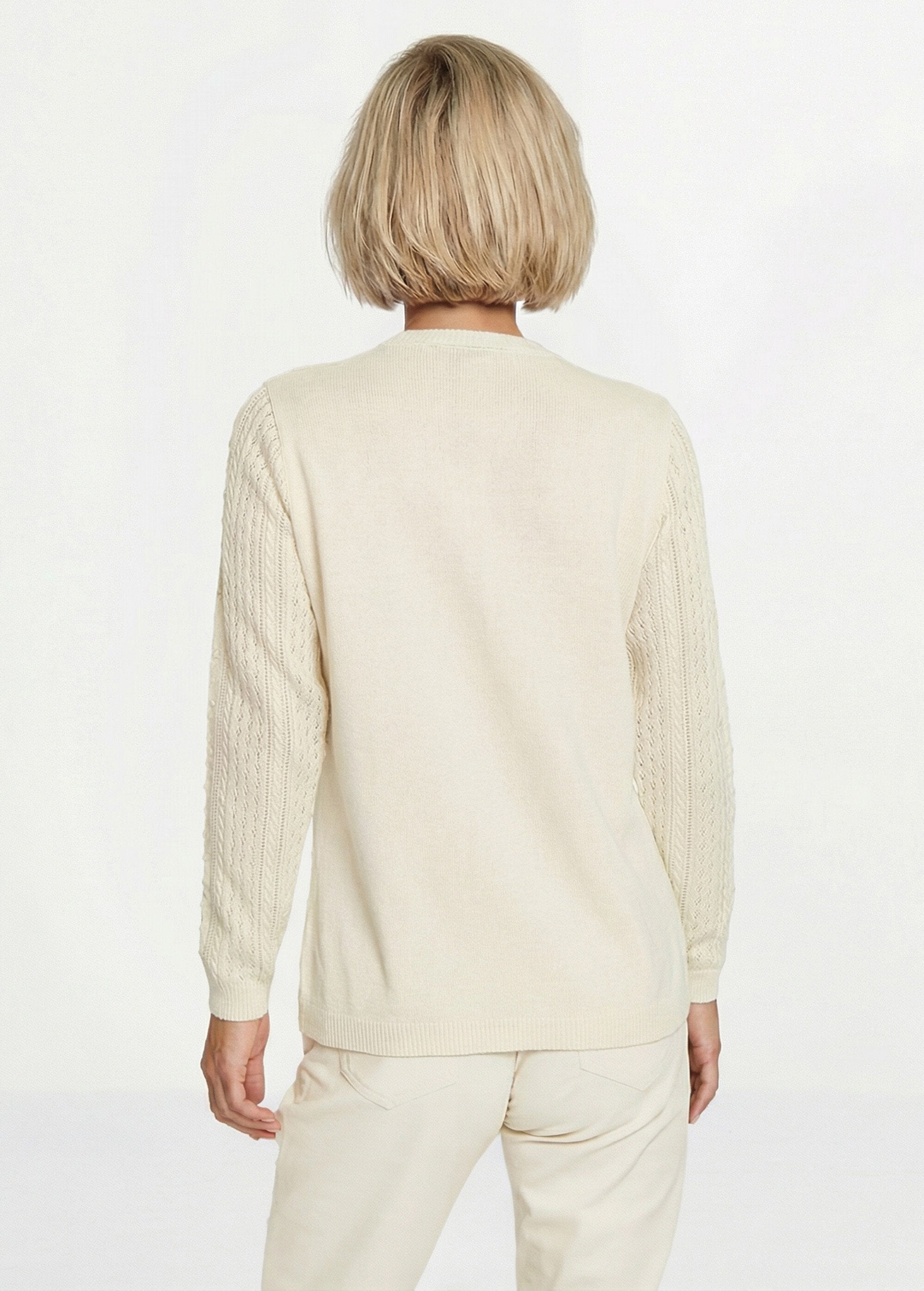 Round_neck_openwork_knit_sweater_and_balls_Ecru_DO1_slim