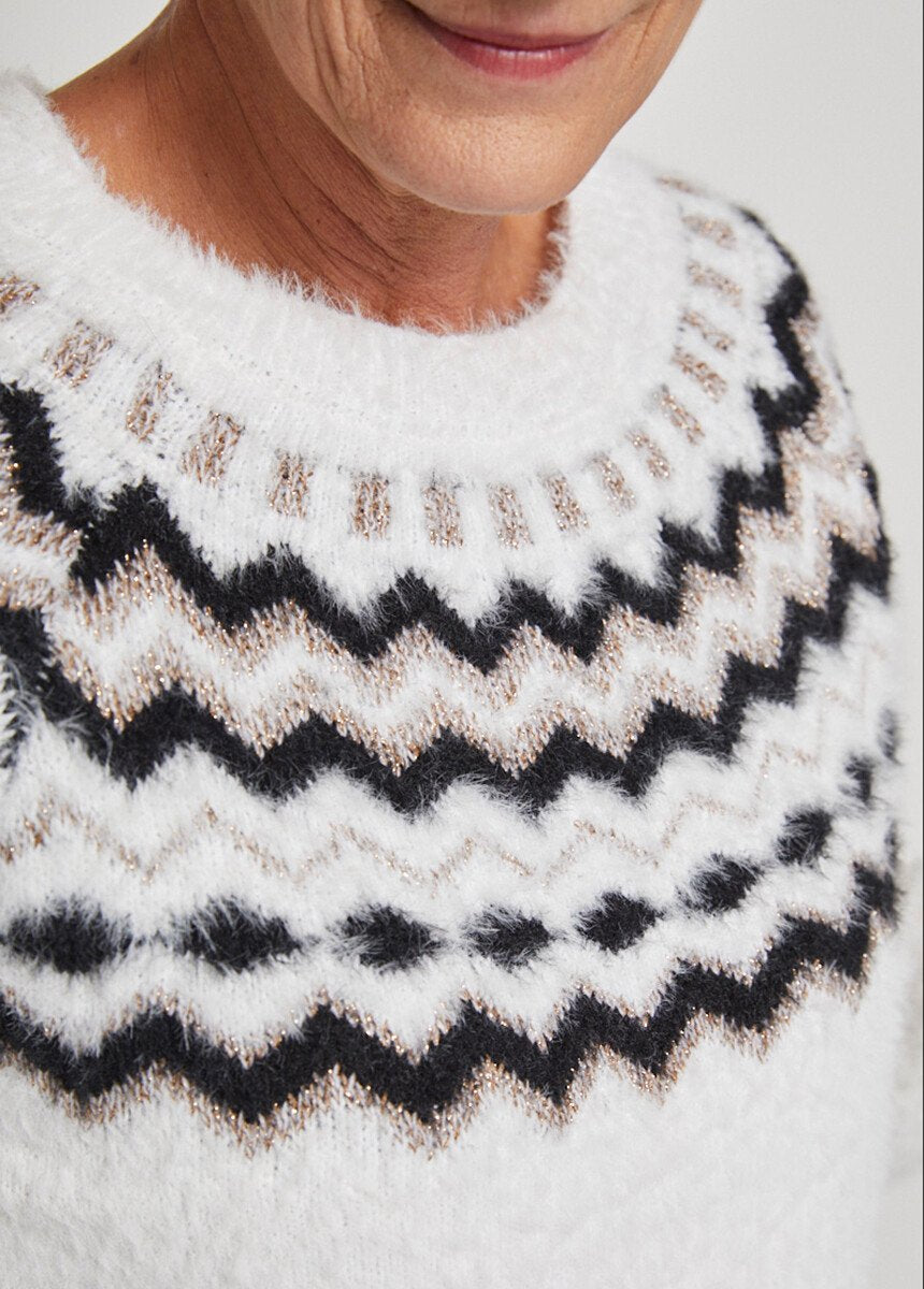 Sun_jacquard_hairy_knit_round_neck_sweater_White_DE2_slim