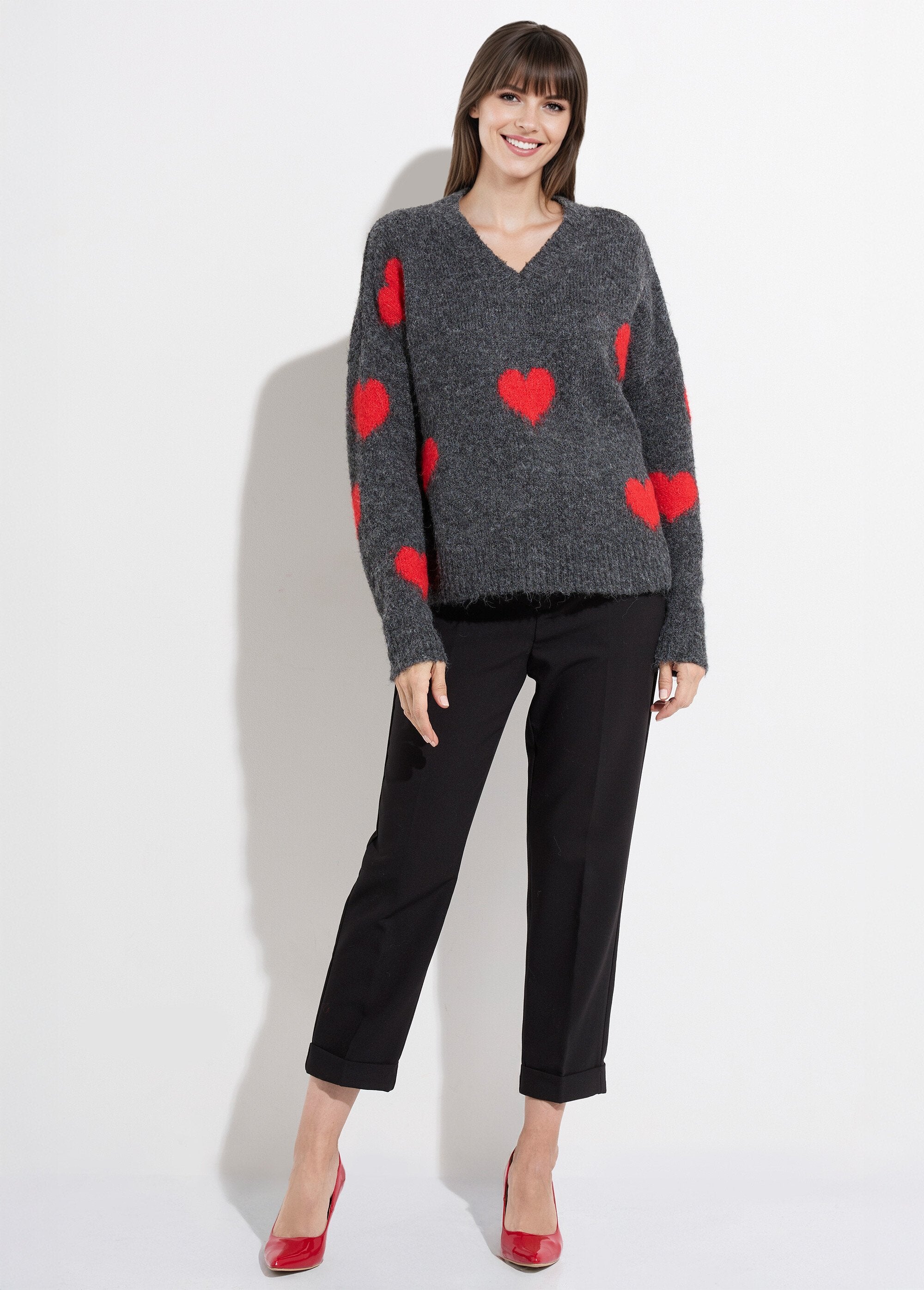 Warm_V-neck_wool_sweater_with_hearts_Charcoal_grey_SF1_slim