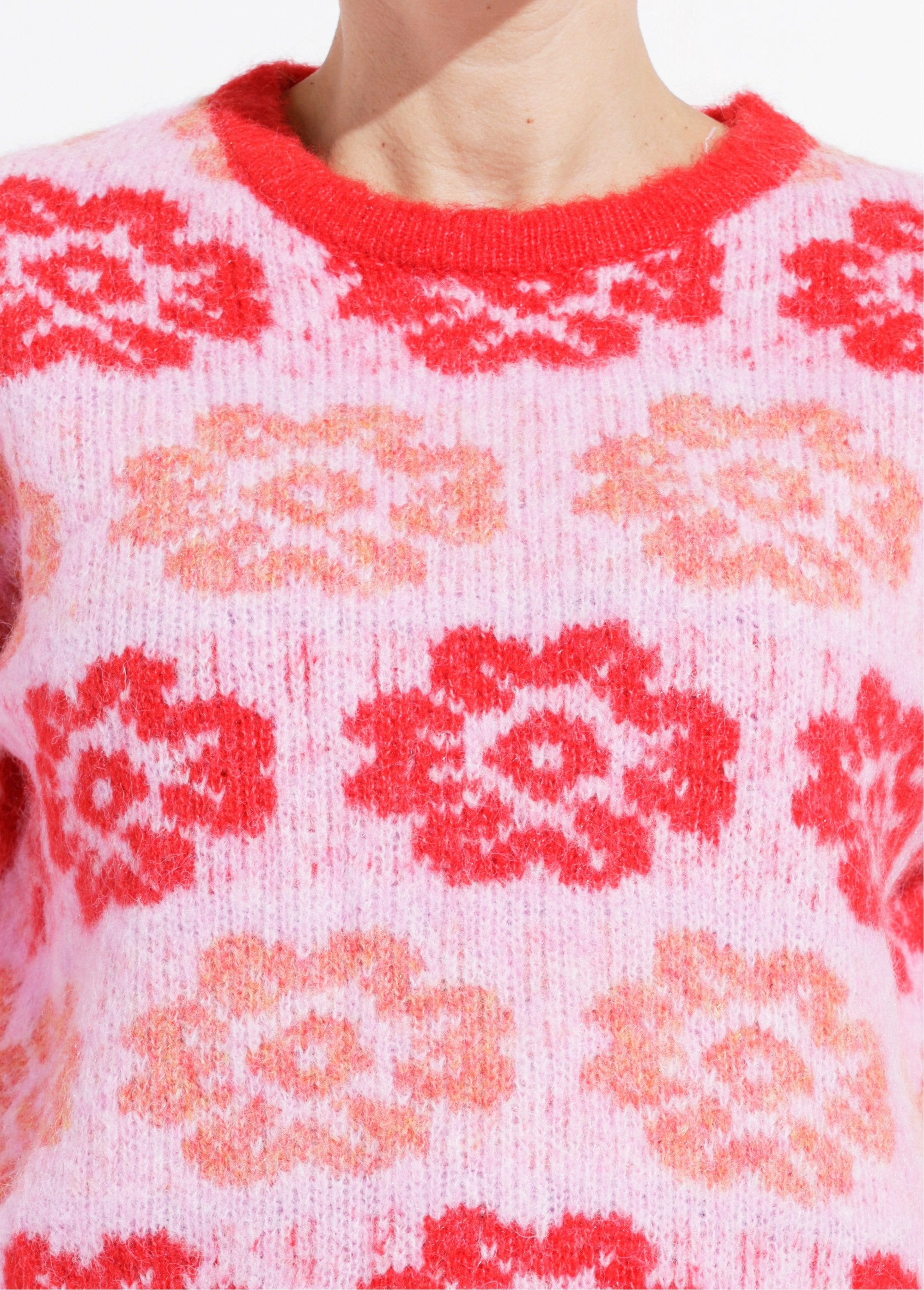 Pull_court_en_maille_motif_fleuri_Rose_et_rouge_DE1_slim